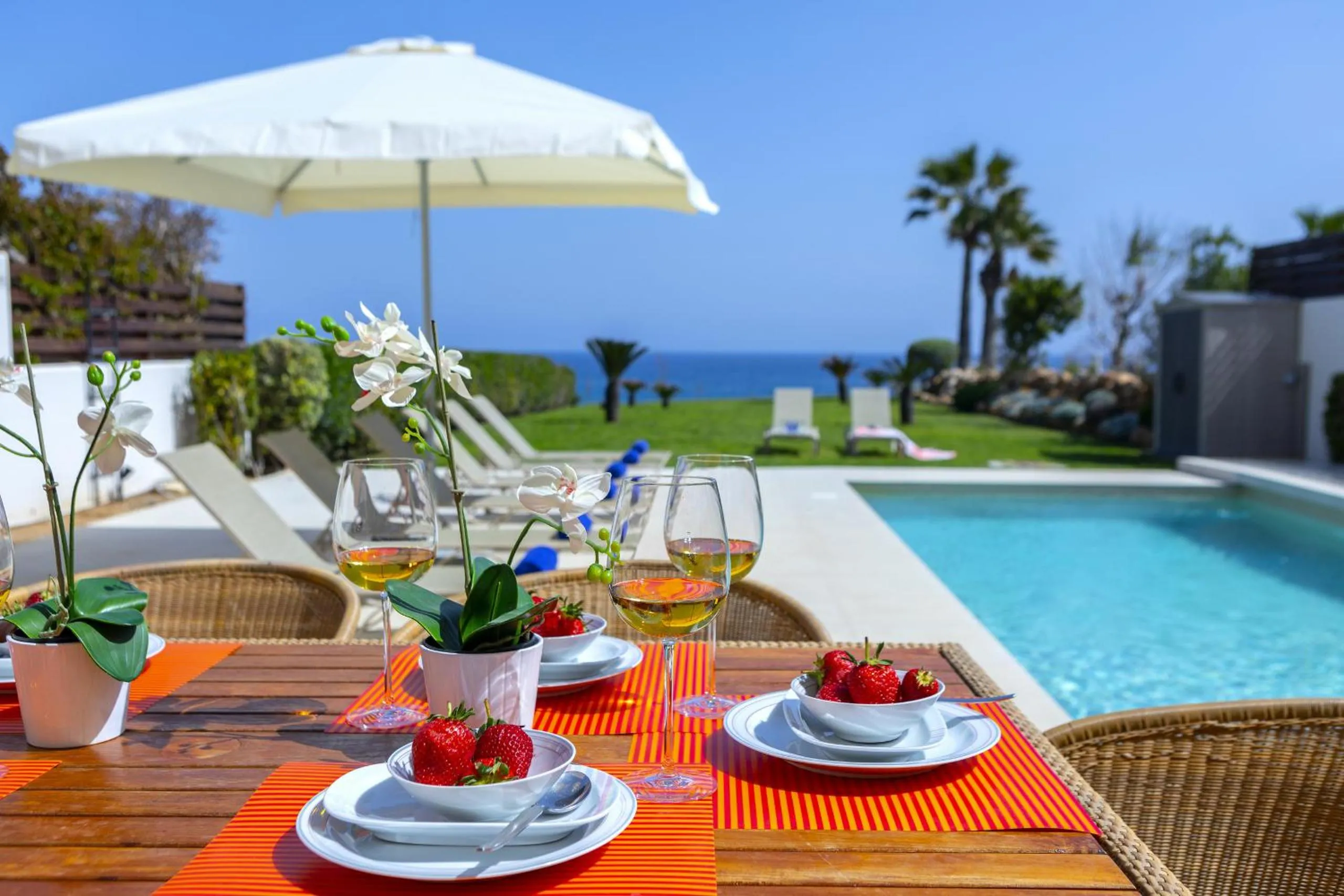 Protaras Beachfront Villa Pietra