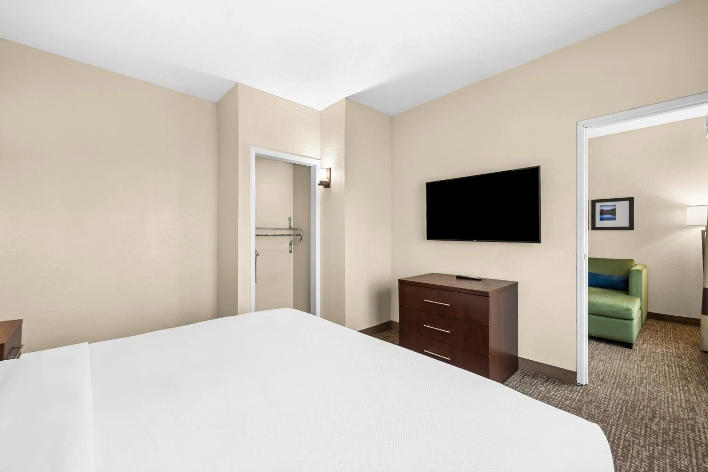 Bed in Comfort Inn & Suites Pueblo