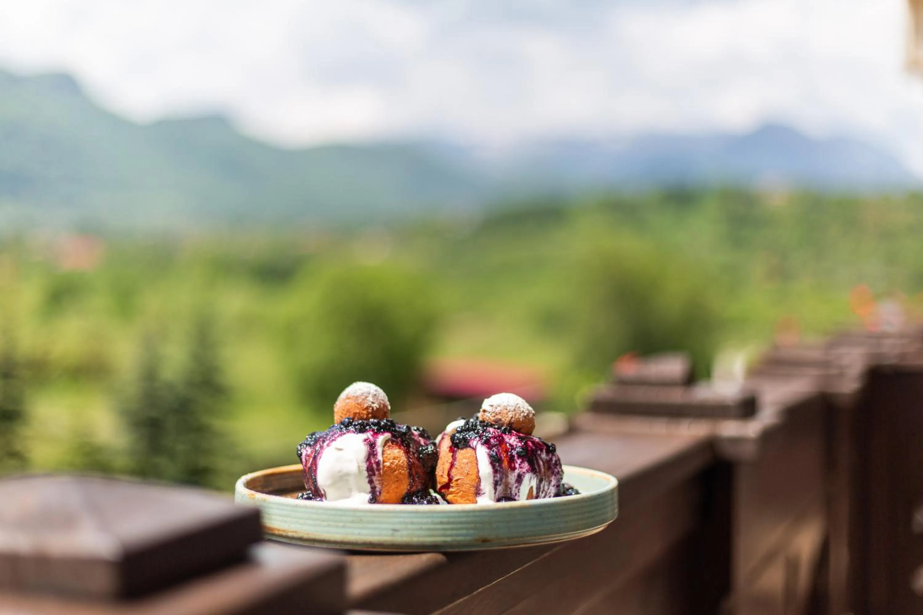 Natural landscape in Pensiunea Casa Nostalgia