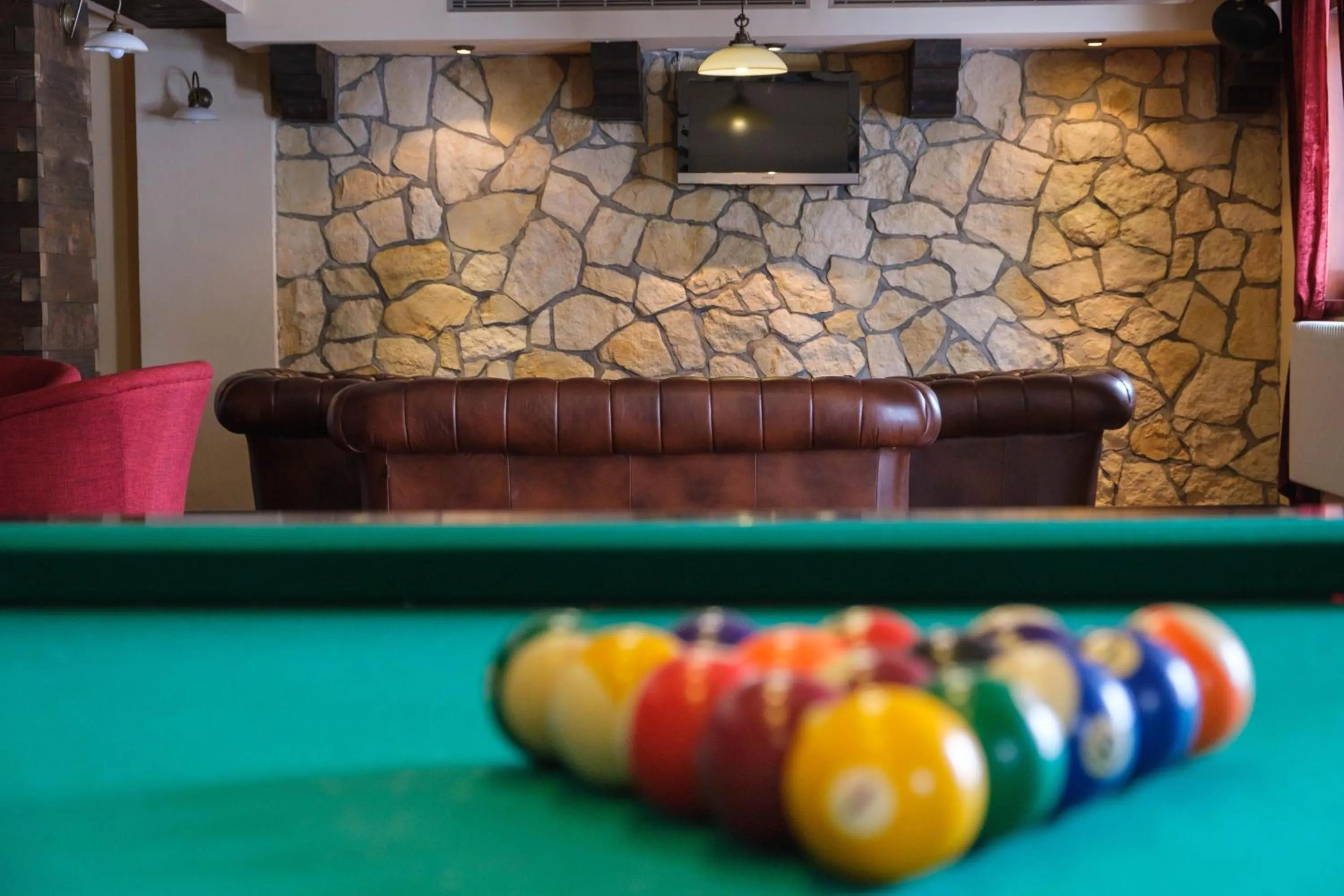 Billiard in Pensiunea Casa Nostalgia