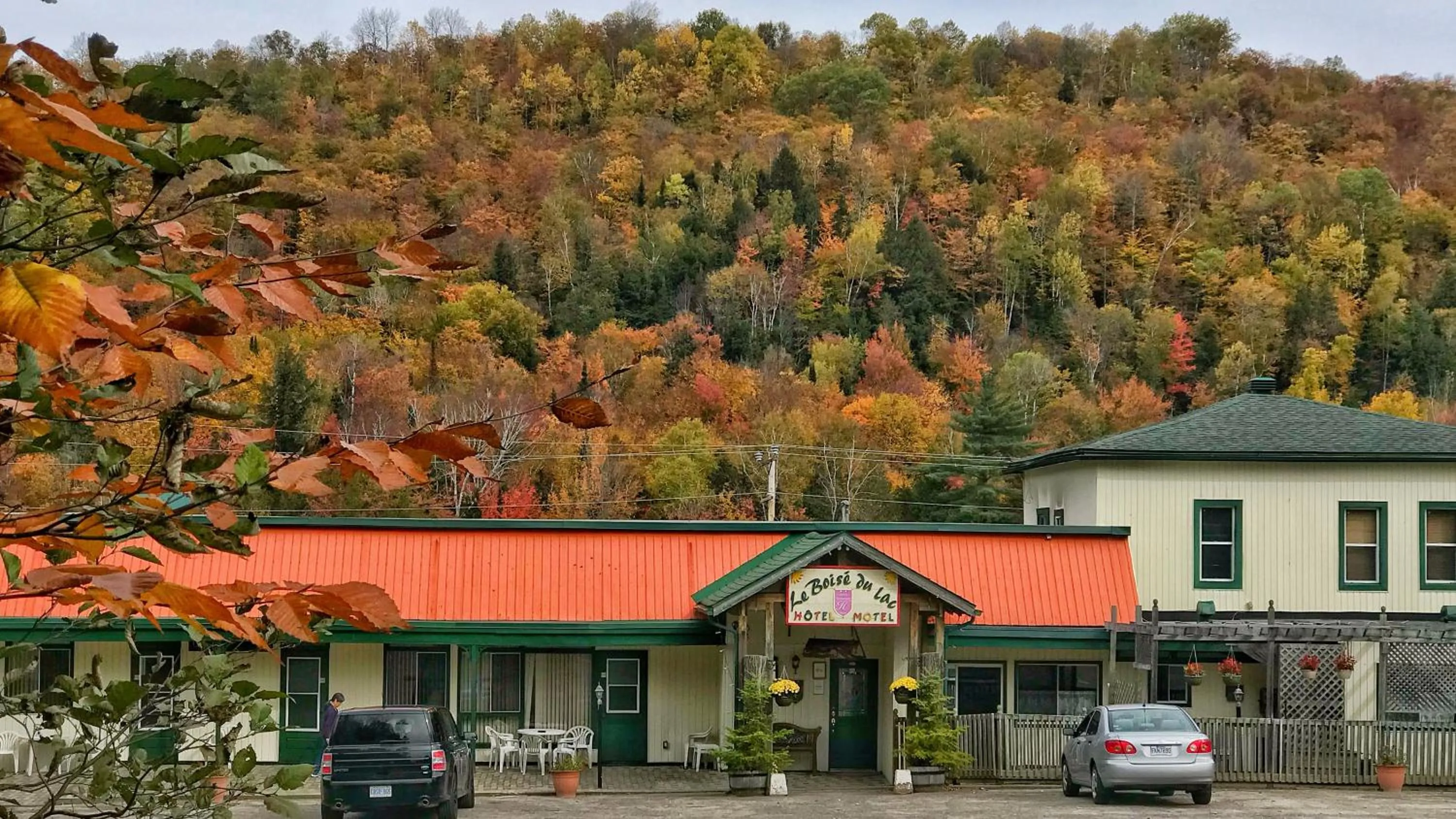 Facade/entrance in Le Boisé du Lac