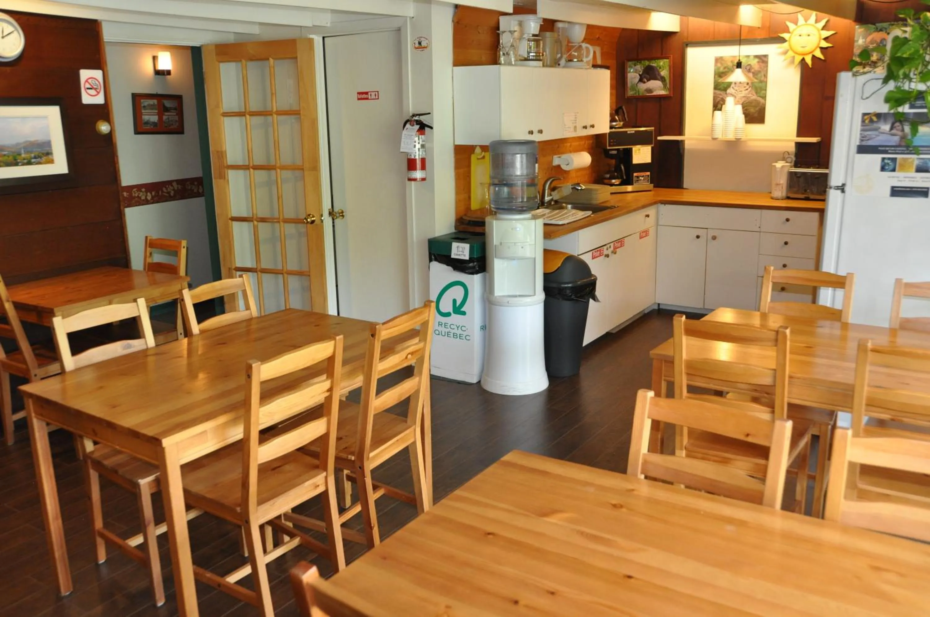 Restaurant/places to eat in Le Boisé du Lac