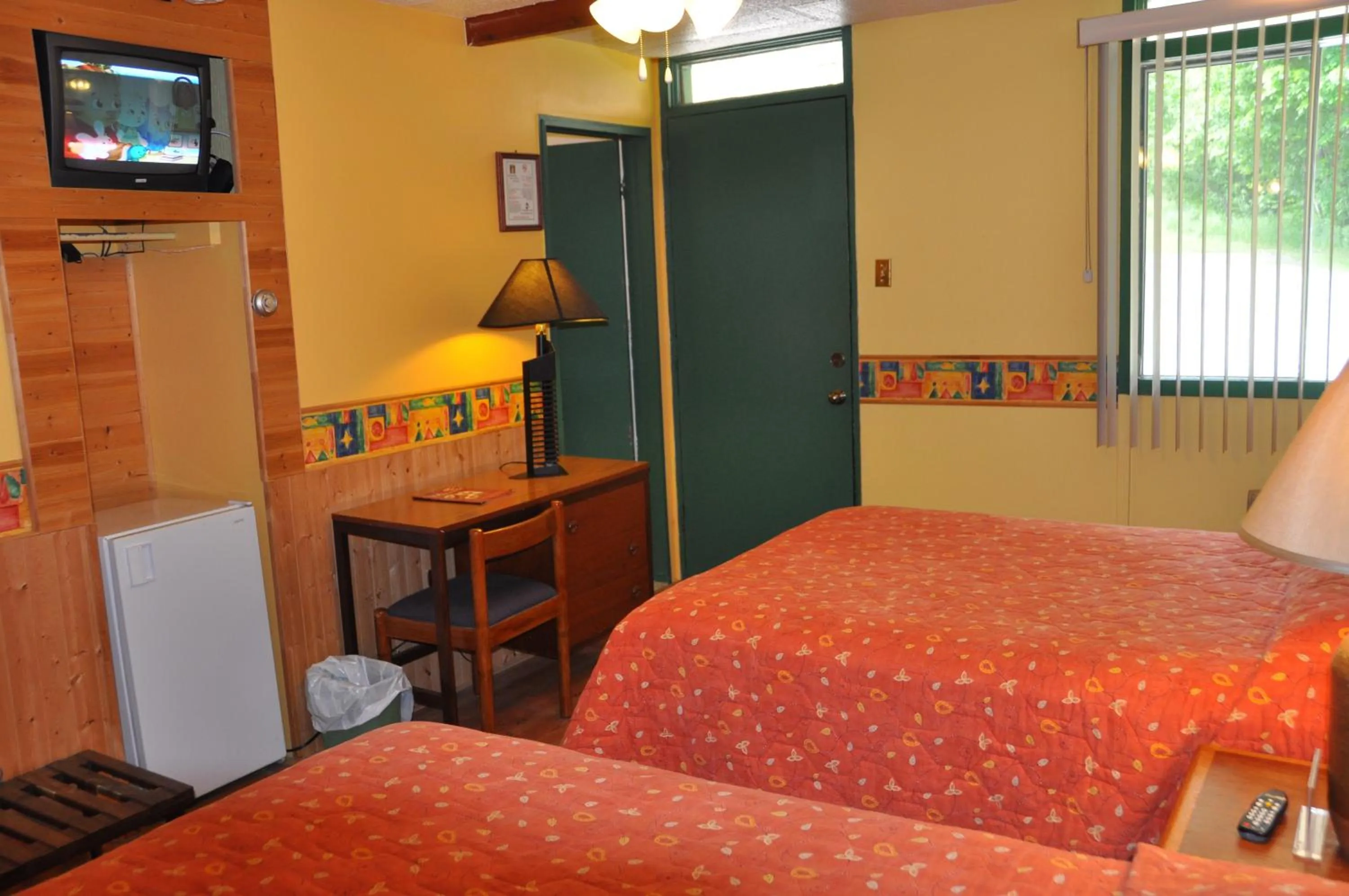 Bedroom, Bed in Le Boisé du Lac