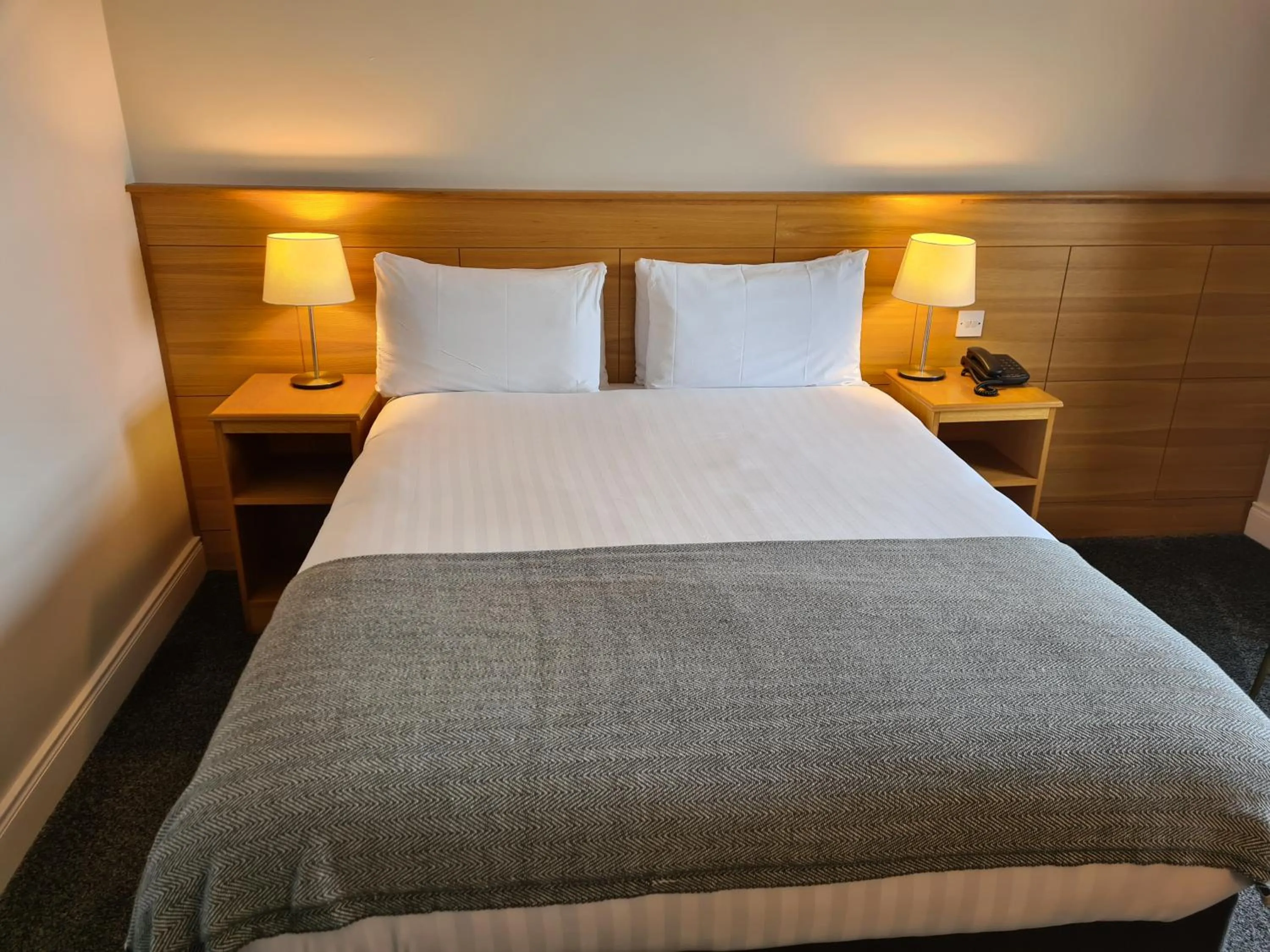 Bed in Caisleain Oir Hotel