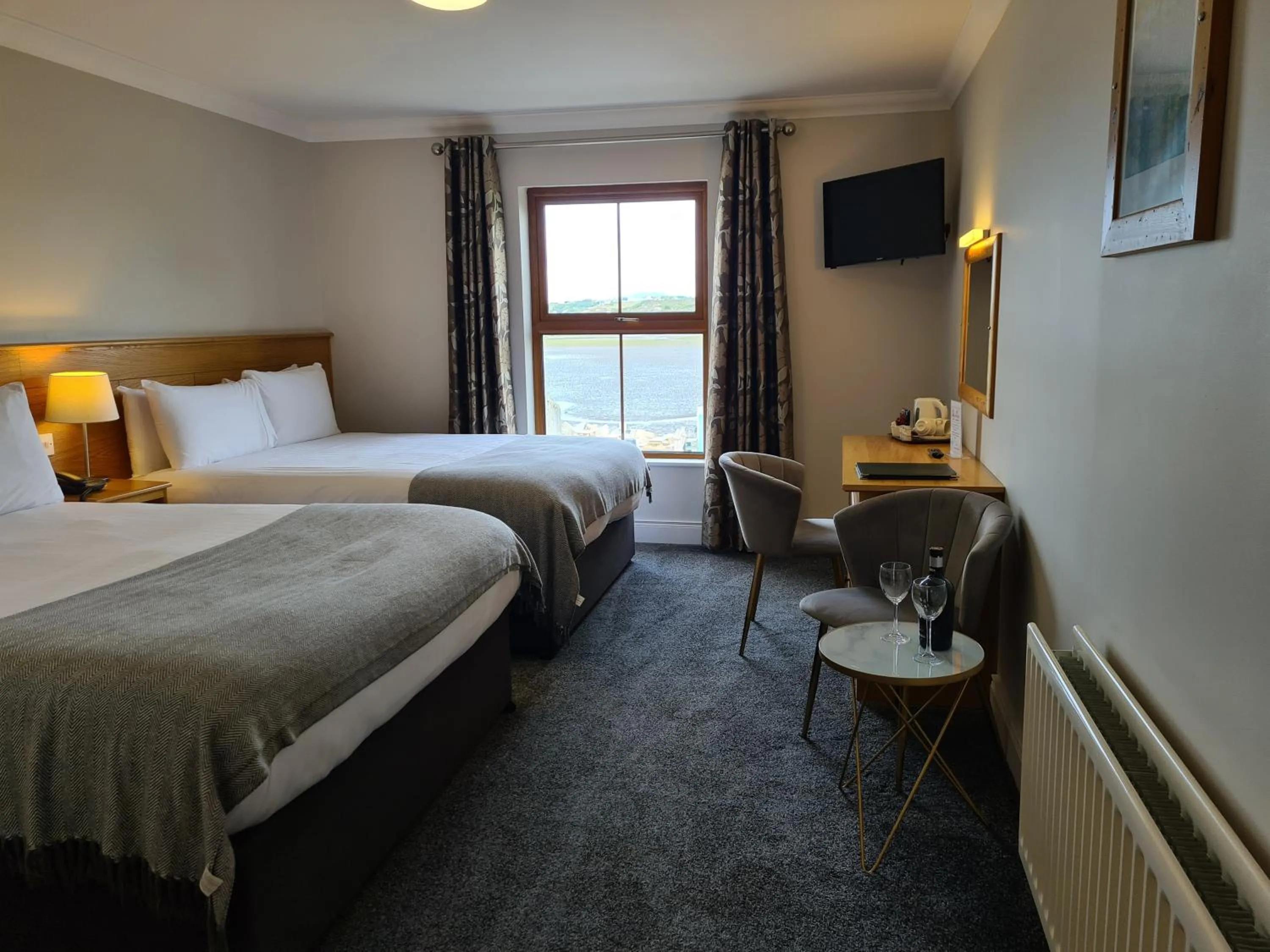 Bed in Caisleain Oir Hotel