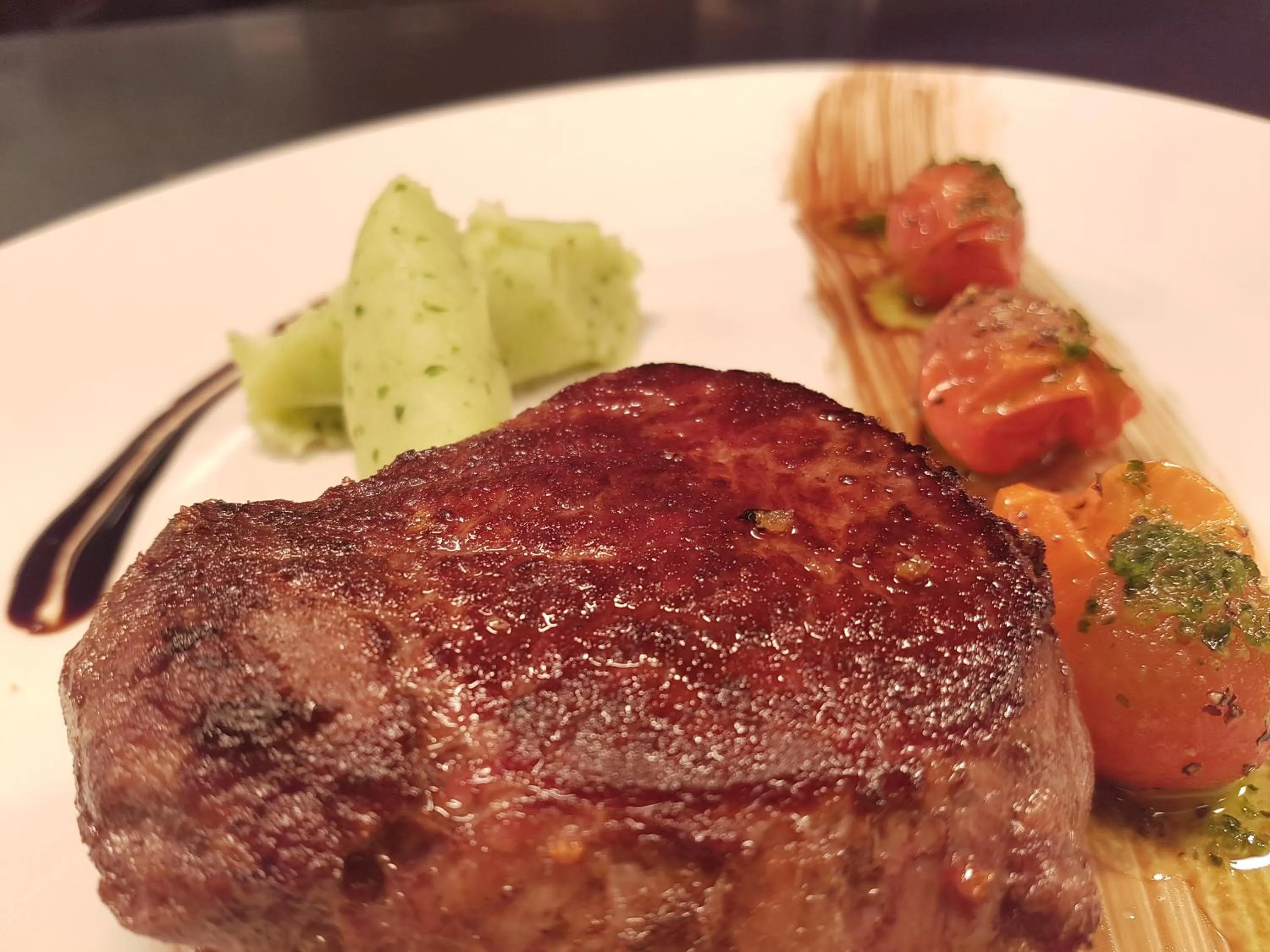 Restaurant/places to eat in Caisleain Oir Hotel