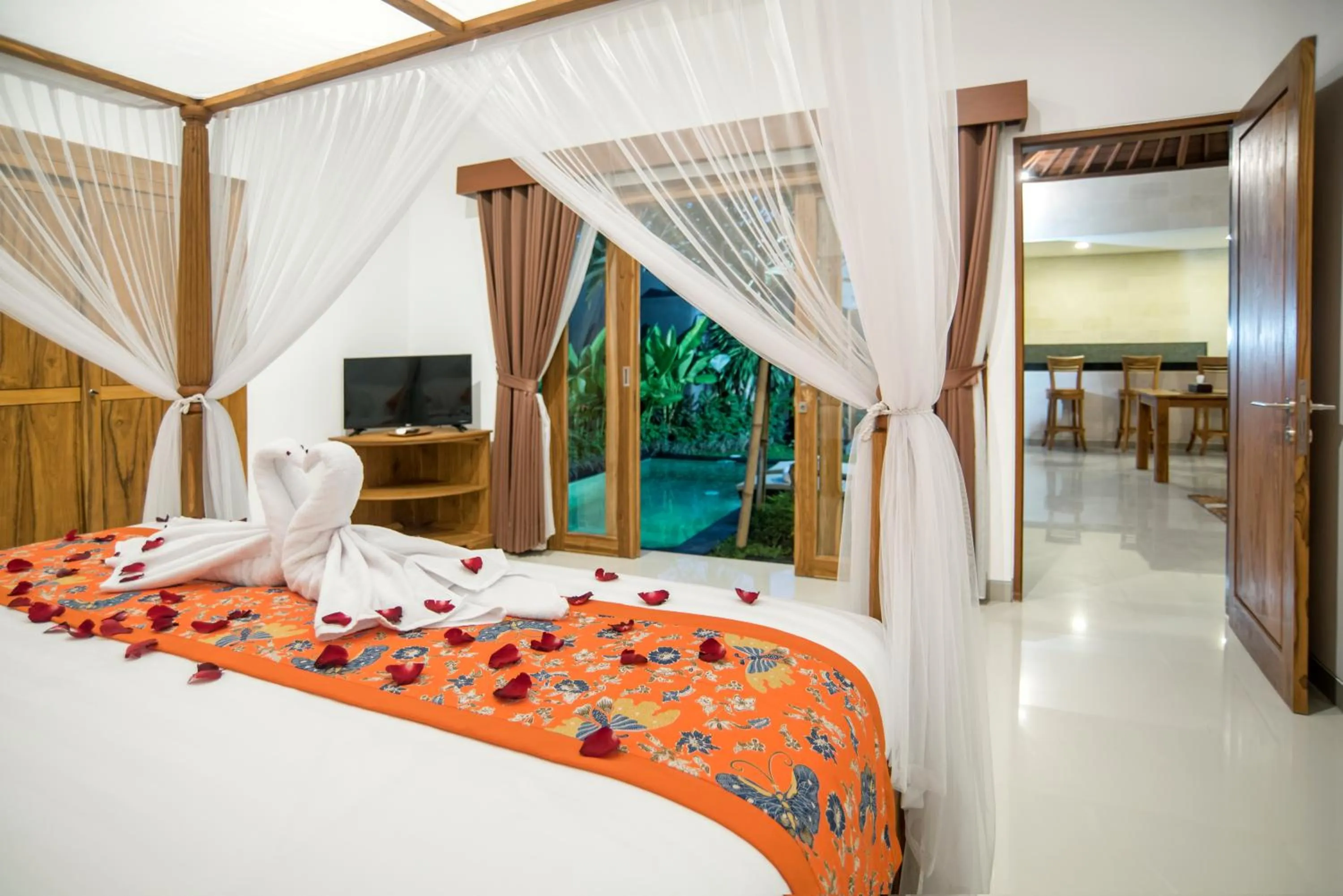 Bed in Sandi Agung Villa Bidadari