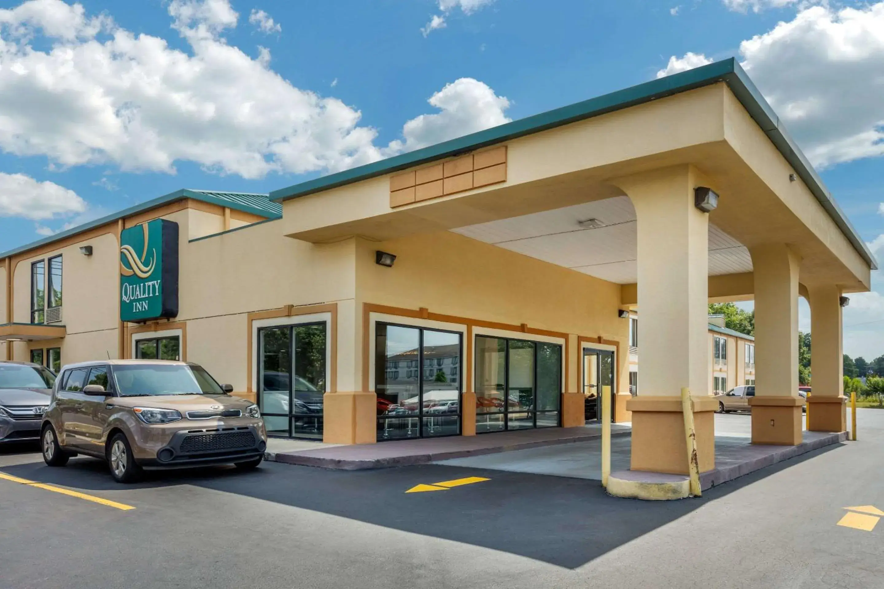 Property Building in Quality Inn Auburn Campus Area I-85