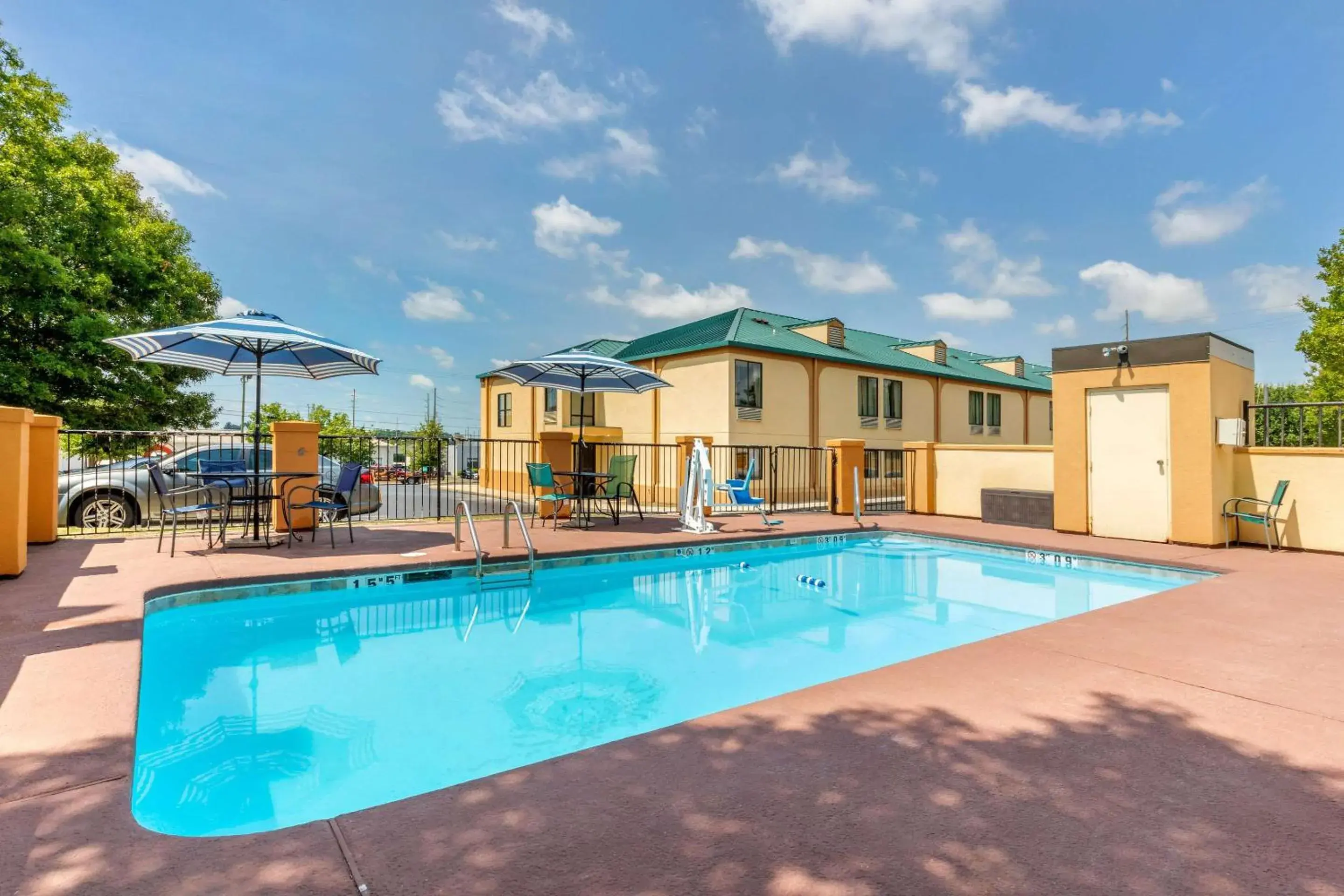 On site, Swimming Pool in Quality Inn Auburn Campus Area I-85