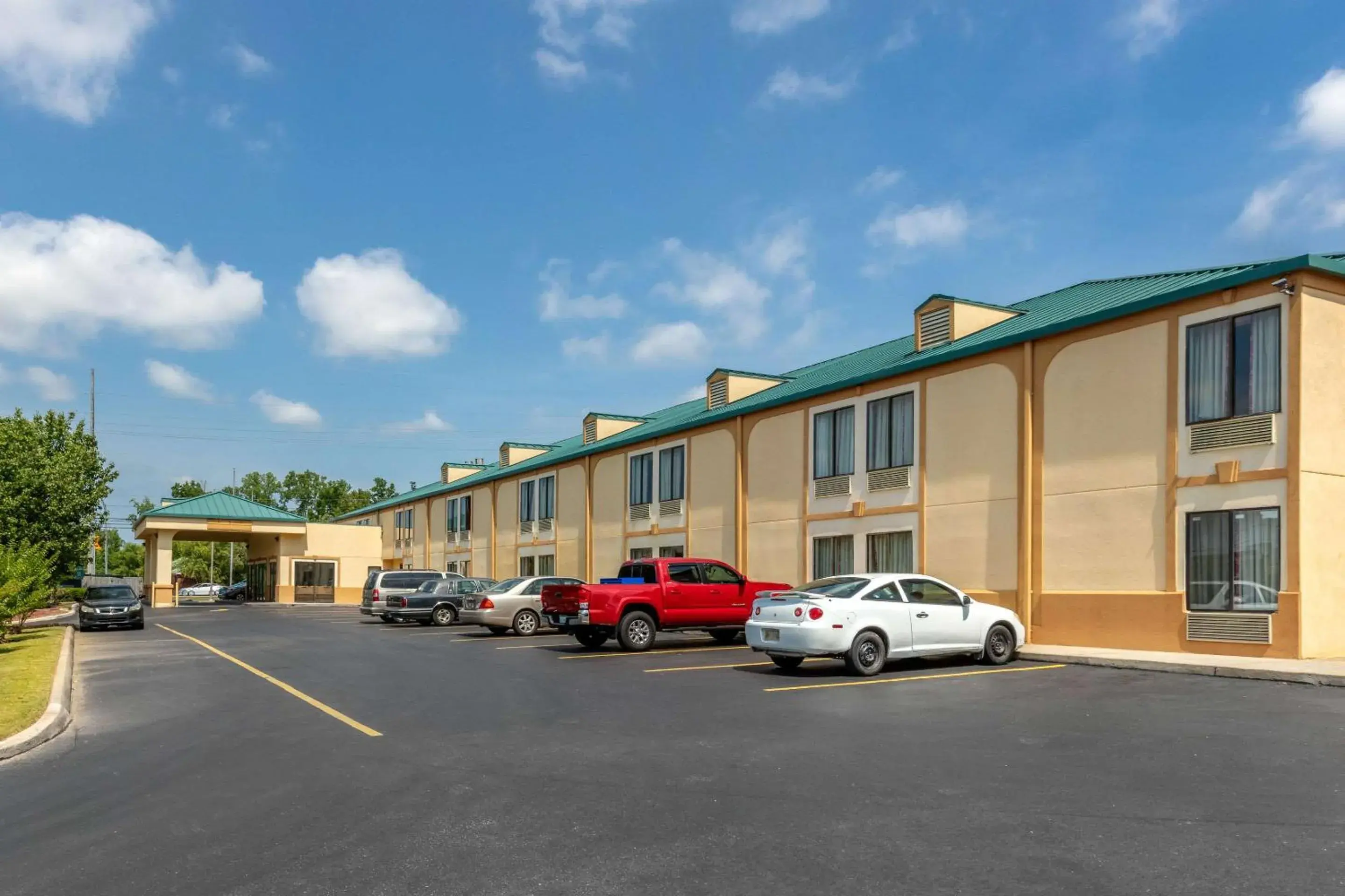 Property Building in Quality Inn Auburn Campus Area I-85