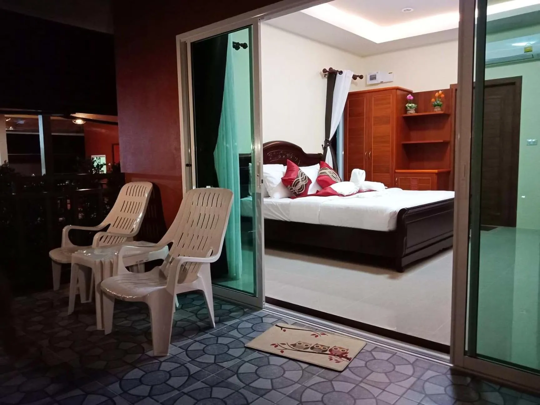 Patio, Bed in Sunrise Beach Kohyao Resort