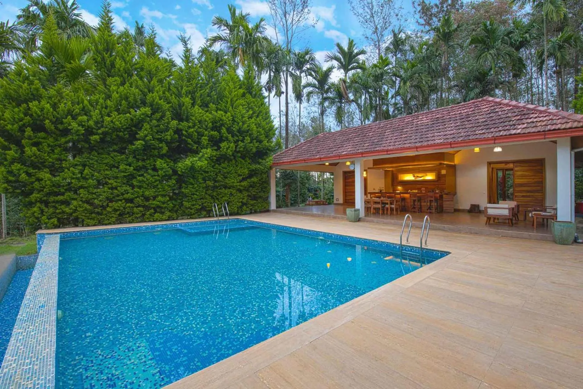 Swimming pool in StayVista at Tall Silver with Infinity Pool & Breakfast -2BR