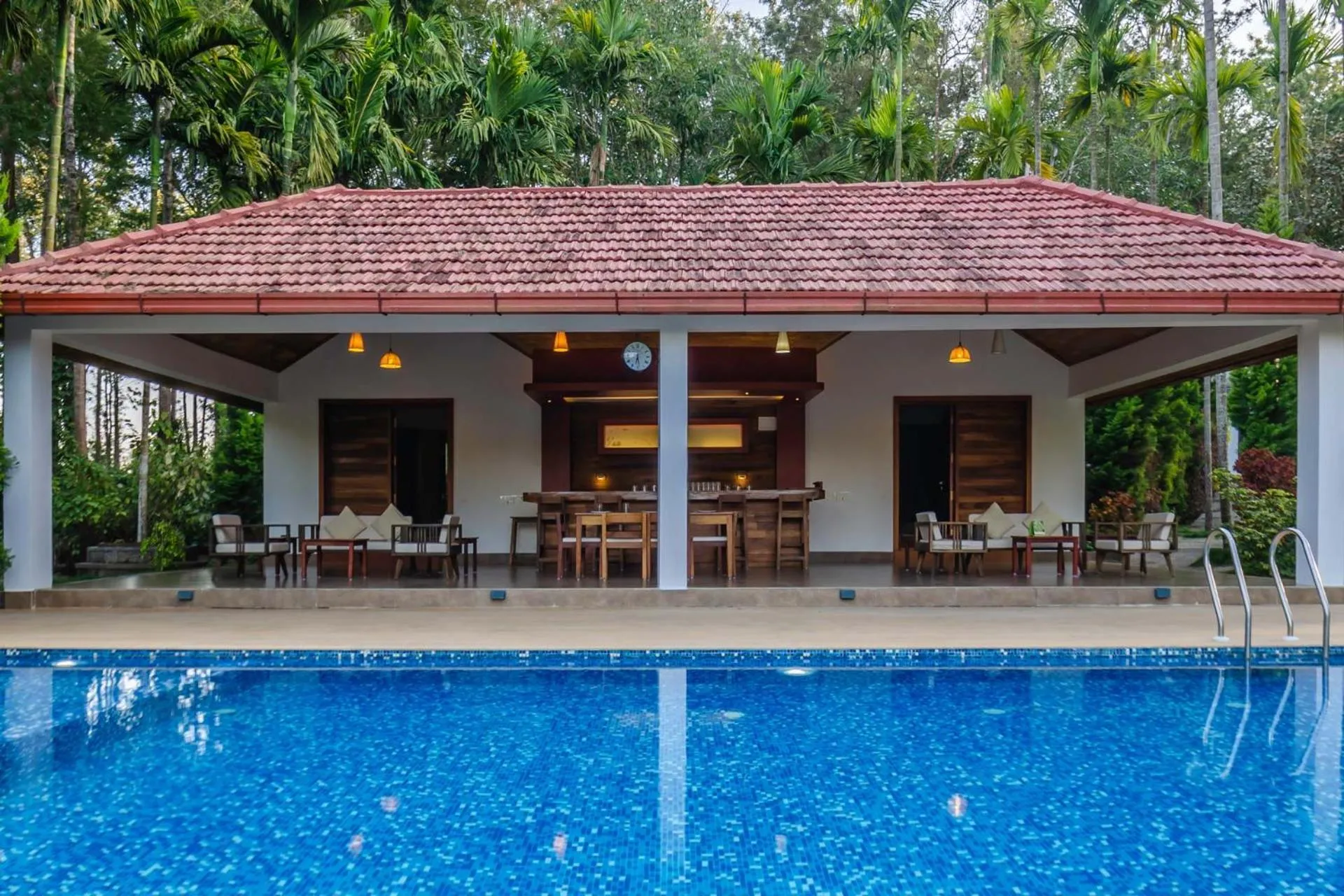 Swimming pool in StayVista at Tall Silver with Infinity Pool & Breakfast -2BR