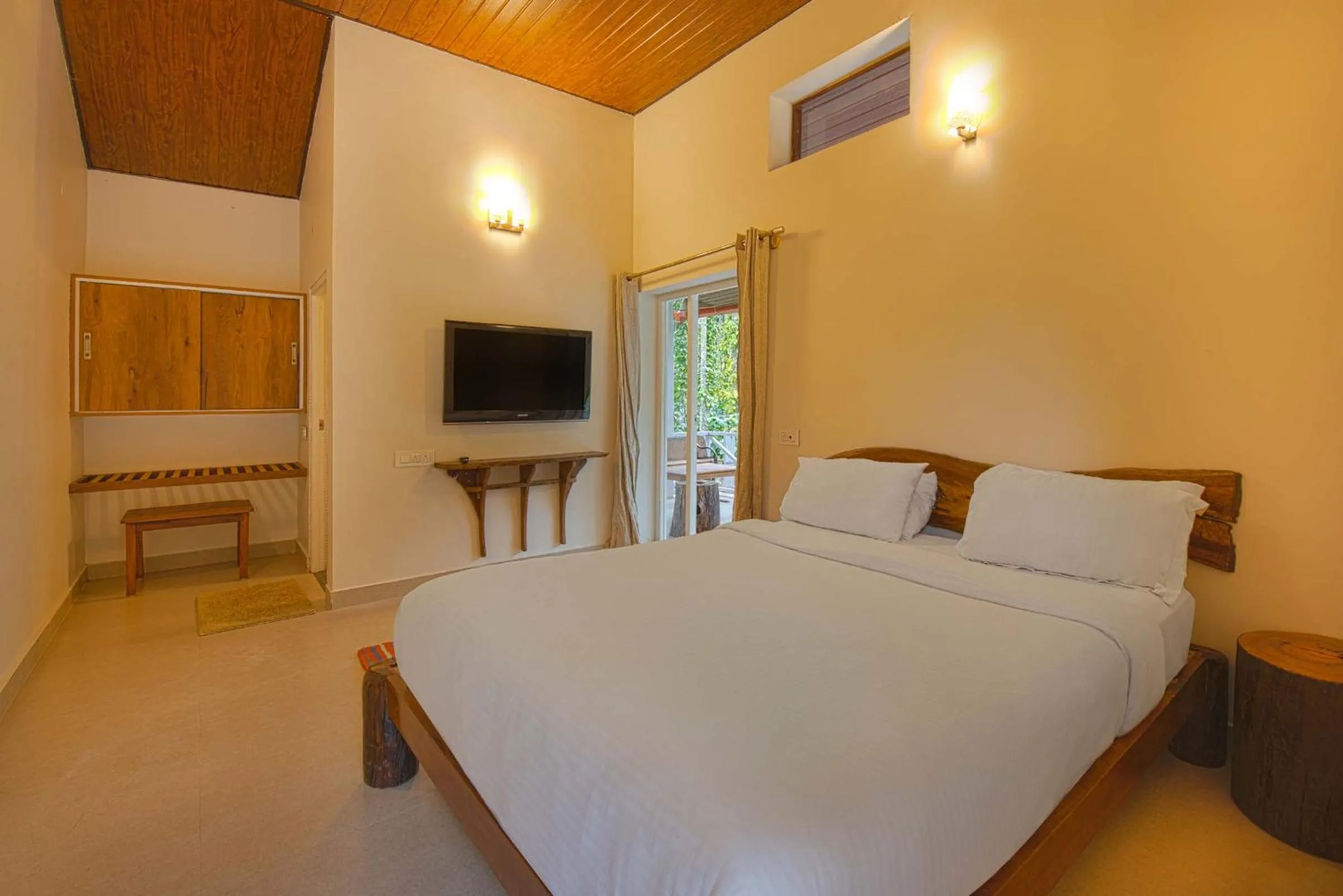 Bedroom, Bed in StayVista at Tall Silver with Infinity Pool & Breakfast -2BR