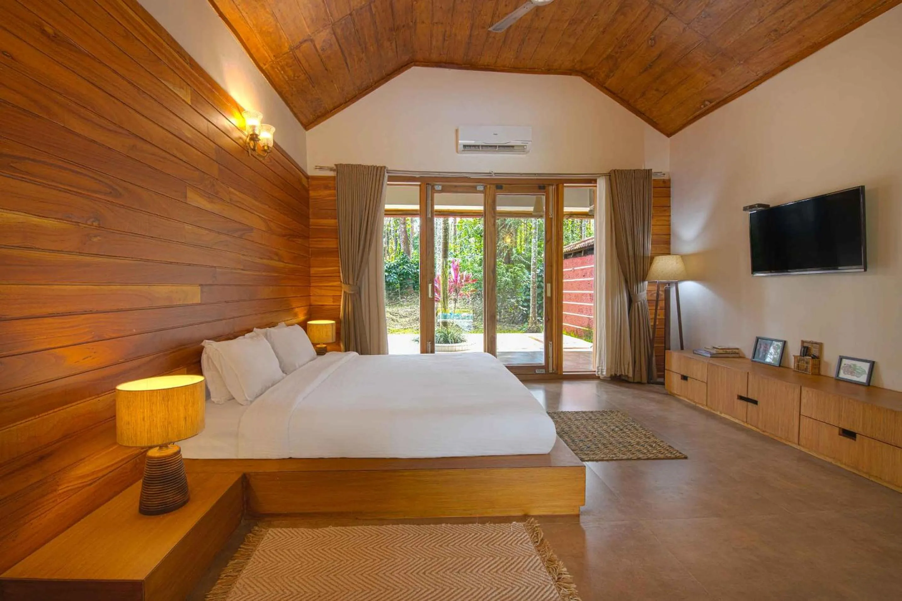 Bedroom, Bed in StayVista at Tall Silver with Infinity Pool & Breakfast -2BR