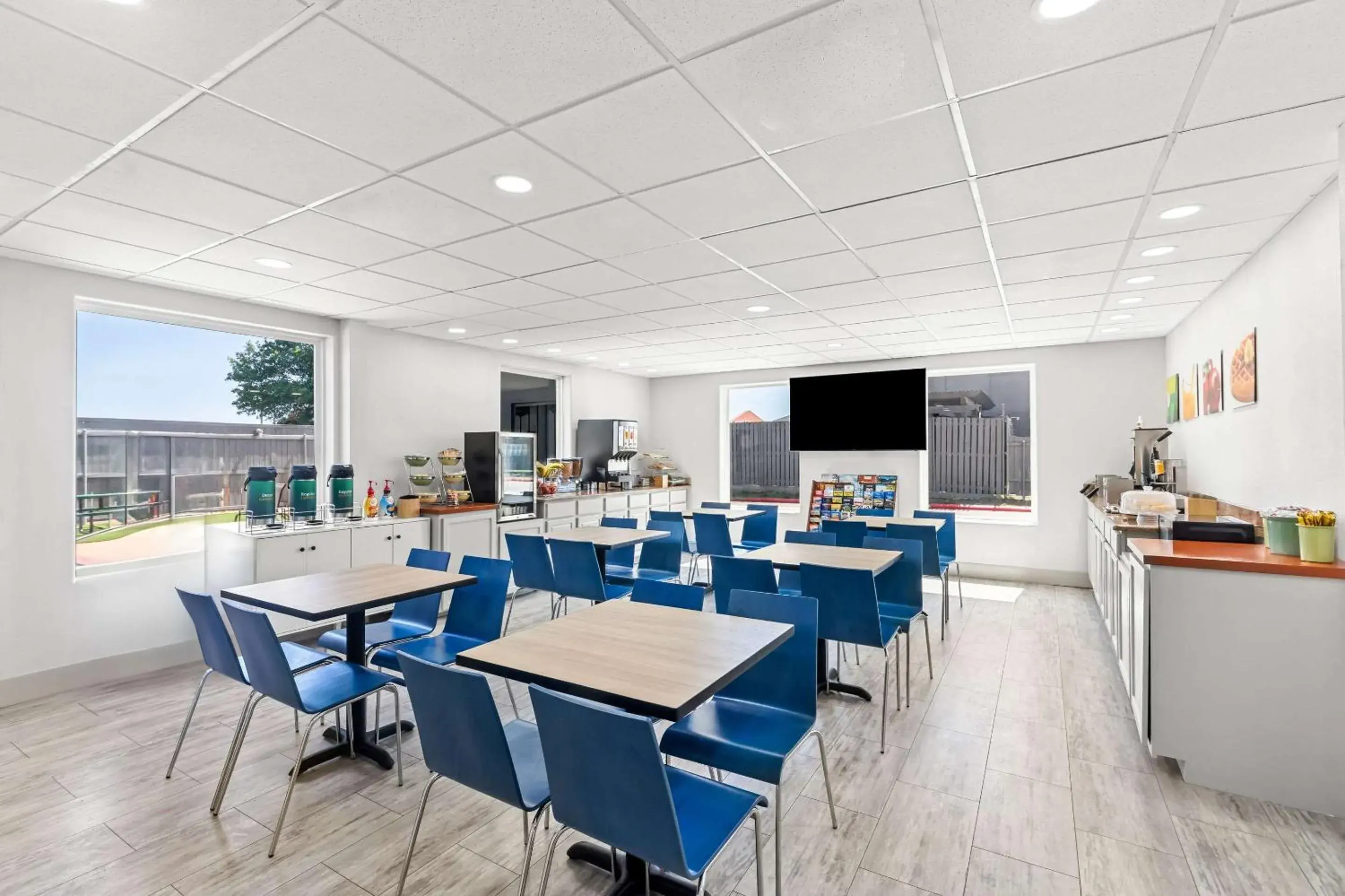 Breakfast in Quality Inn Bastrop Breakfast in Quality Inn Bastrop