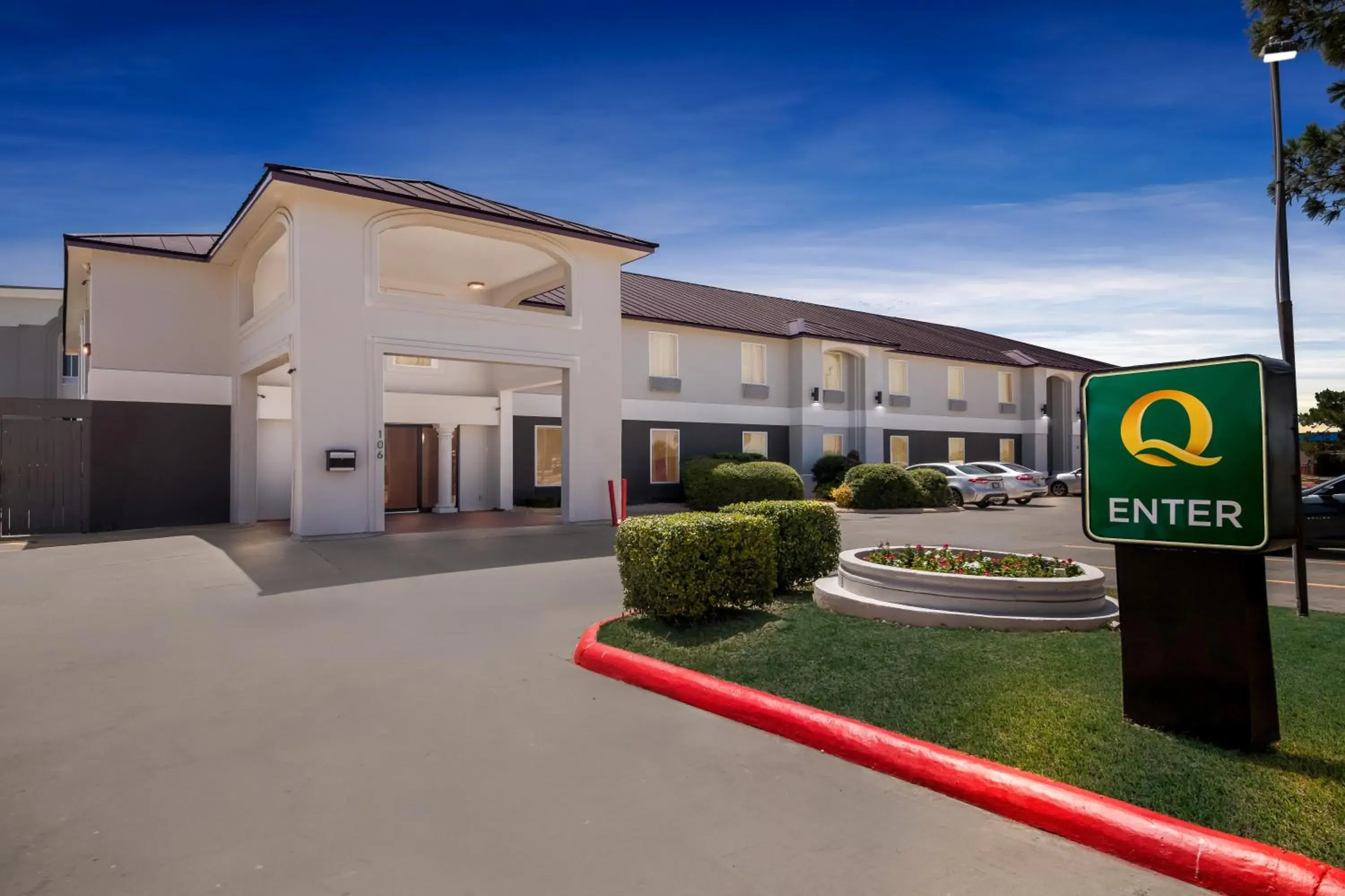 Property building in Quality Inn Bastrop Property building in Quality Inn Bastrop