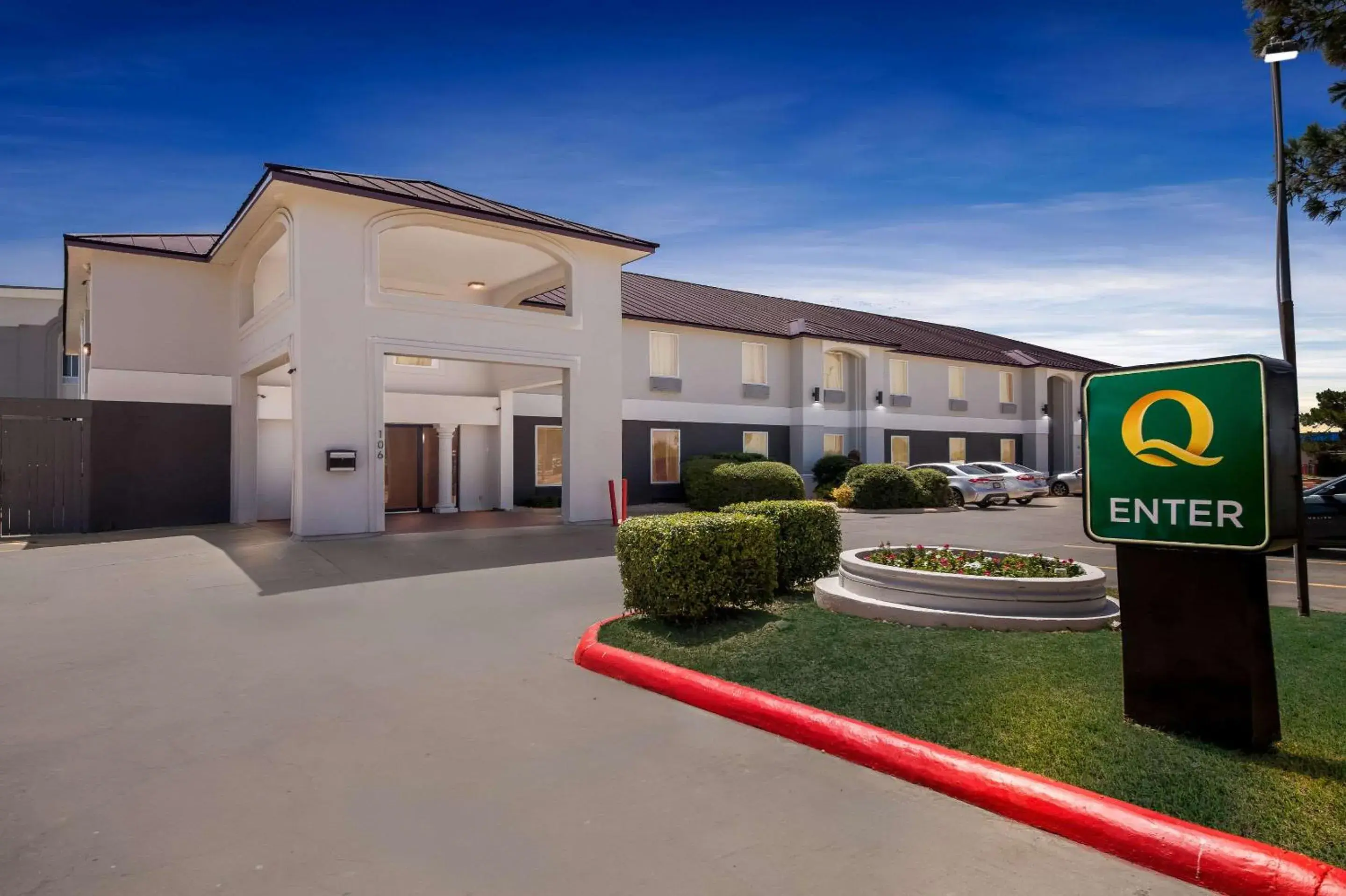 Property building in Quality Inn Bastrop Property building in Quality Inn Bastrop