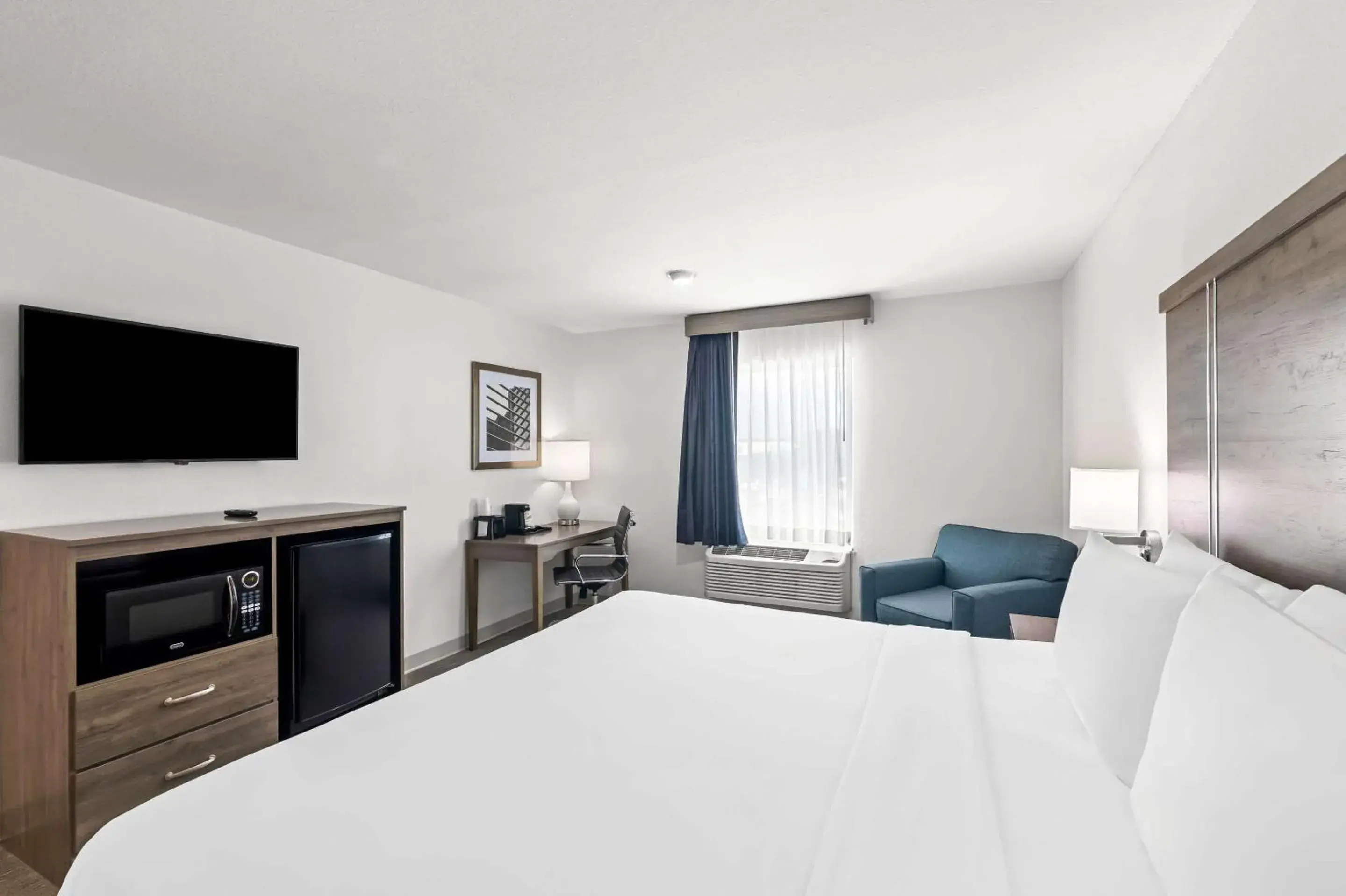 Bedroom, Bed in Quality Inn Bastrop Bedroom, Bed in Quality Inn Bastrop