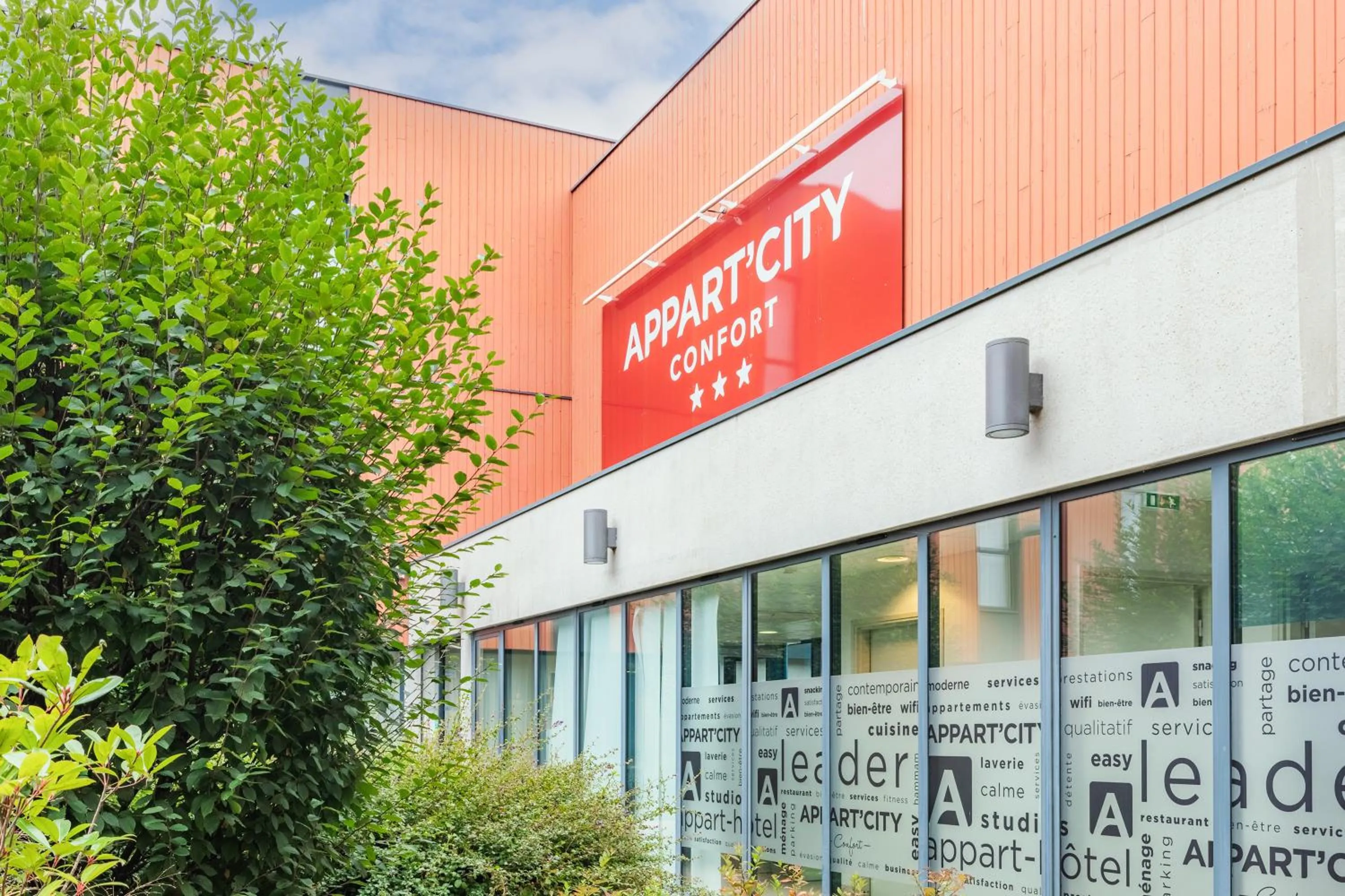 Facade/entrance in Appart’City Confort Vannes