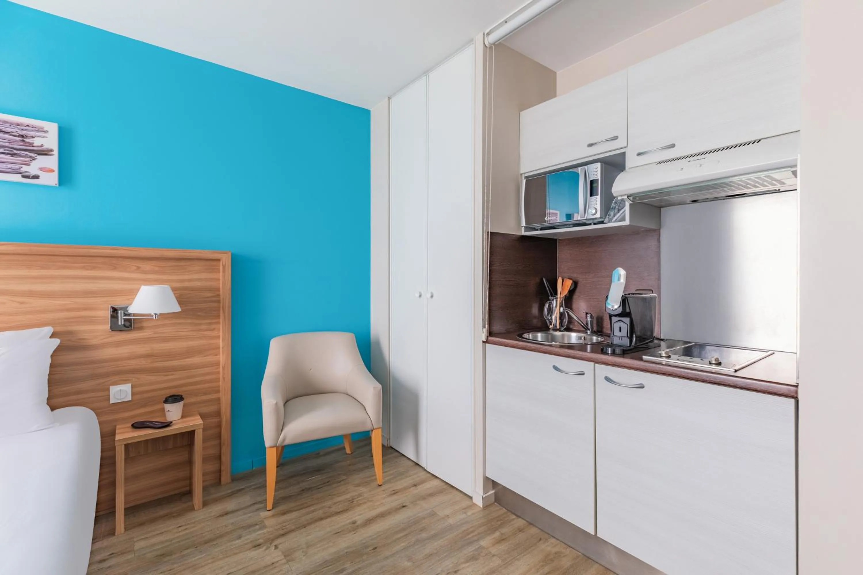 Coffee/tea facilities in Appart’City Confort Vannes