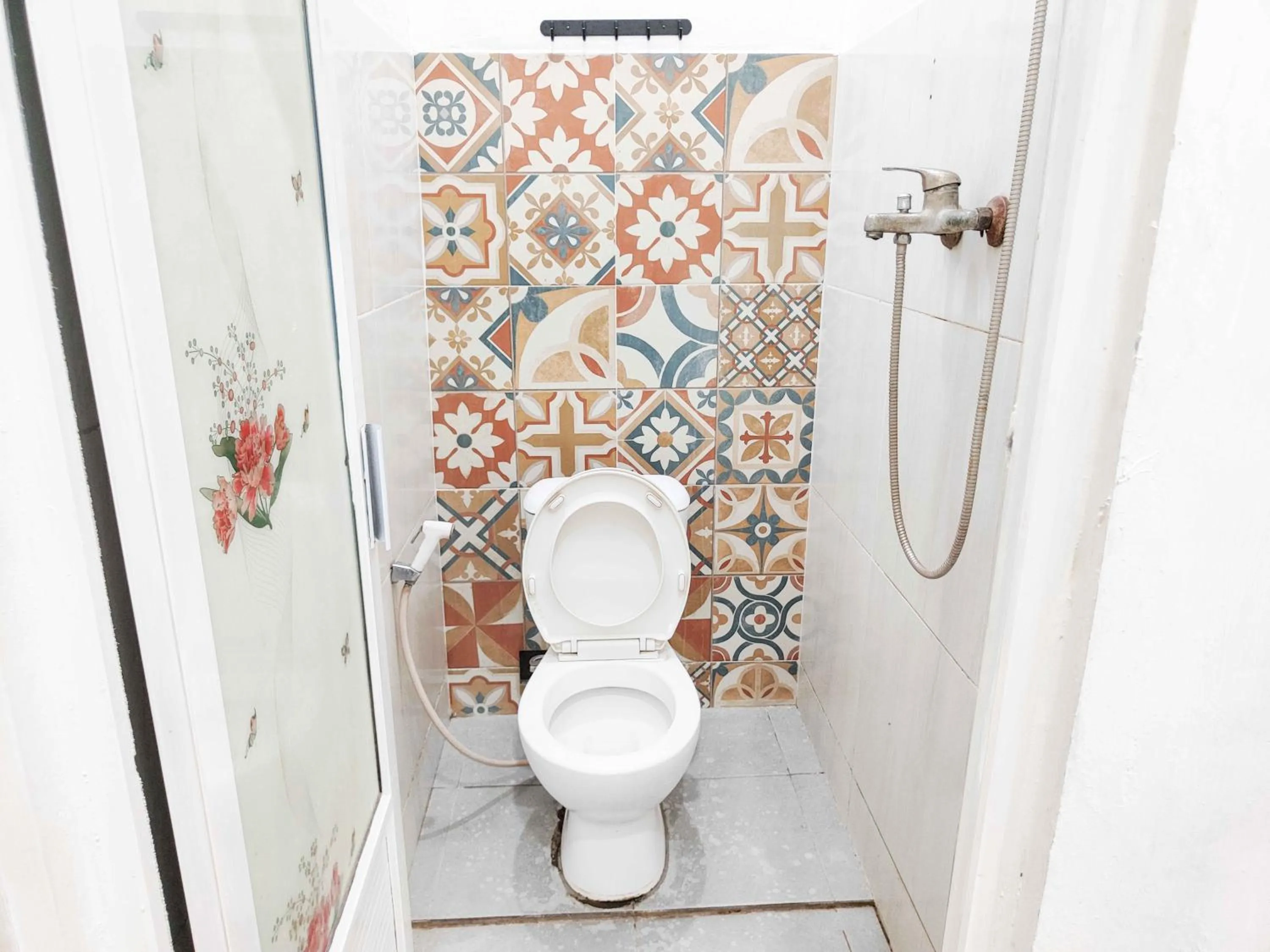 Bathroom in RedDoorz near Prambanan Temple