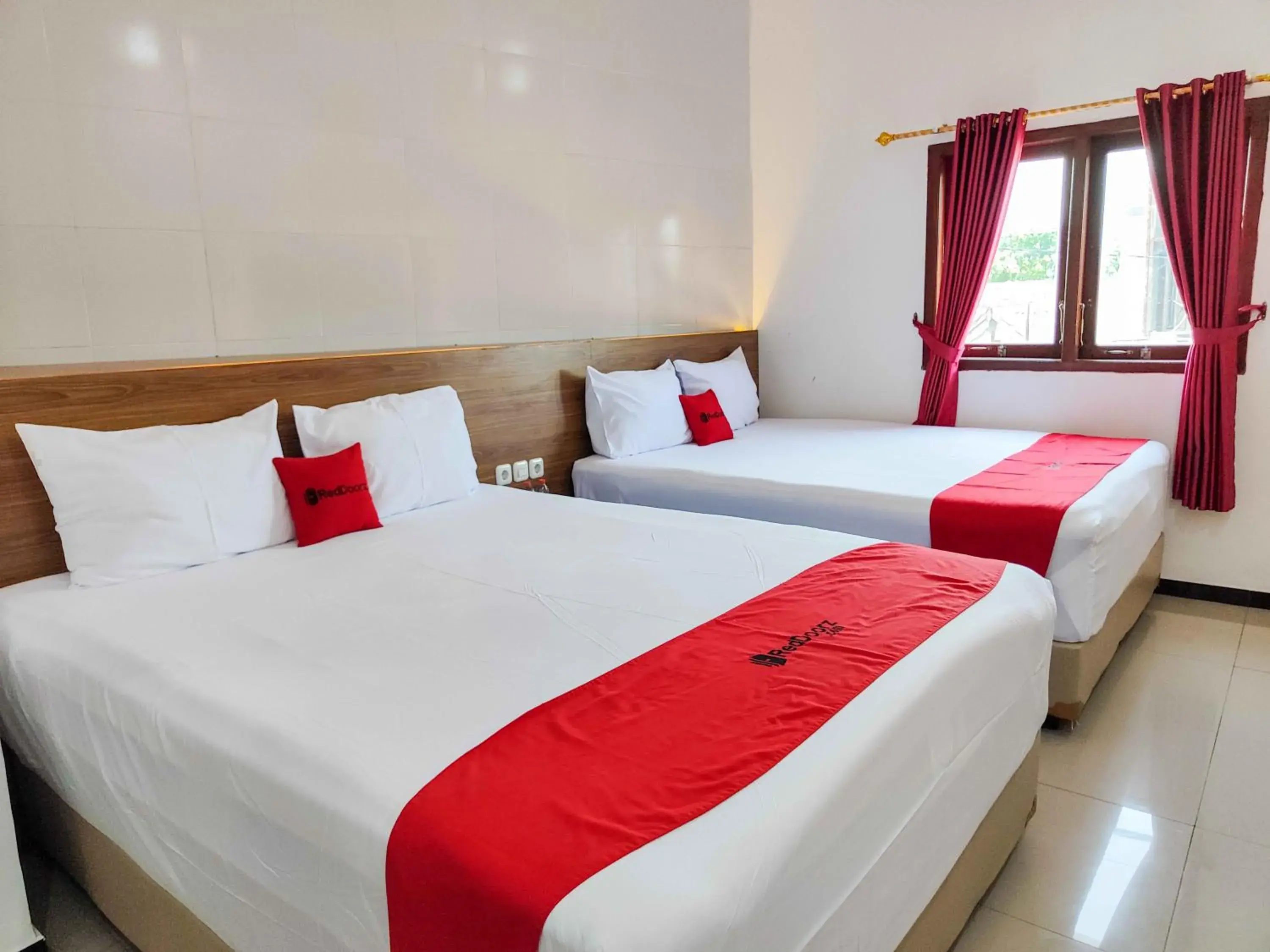 Family Room in RedDoorz near Prambanan Temple Family Room in RedDoorz near Prambanan Temple