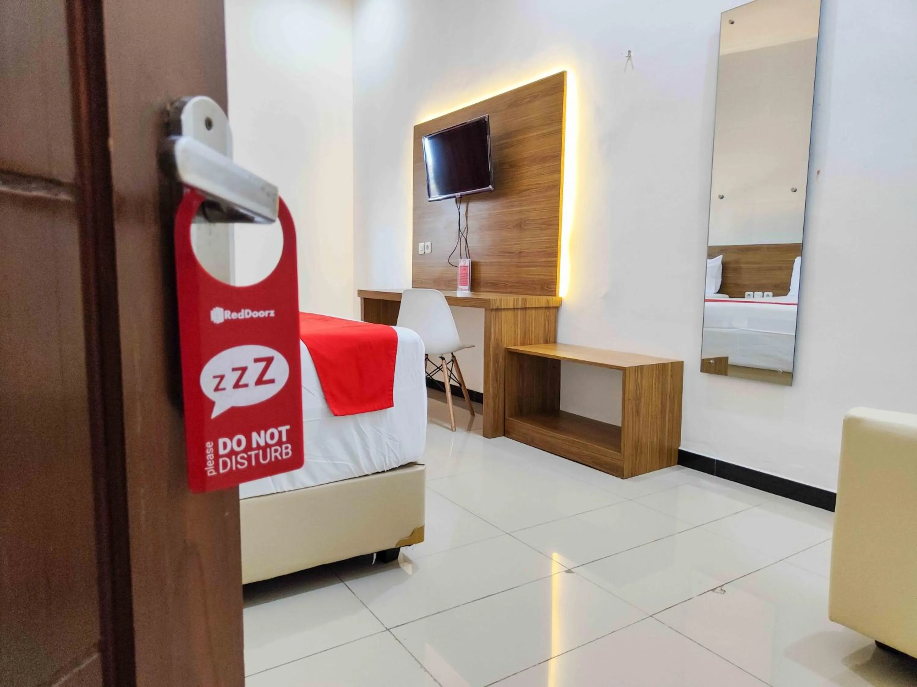 Bedroom, Bed in RedDoorz near Prambanan Temple