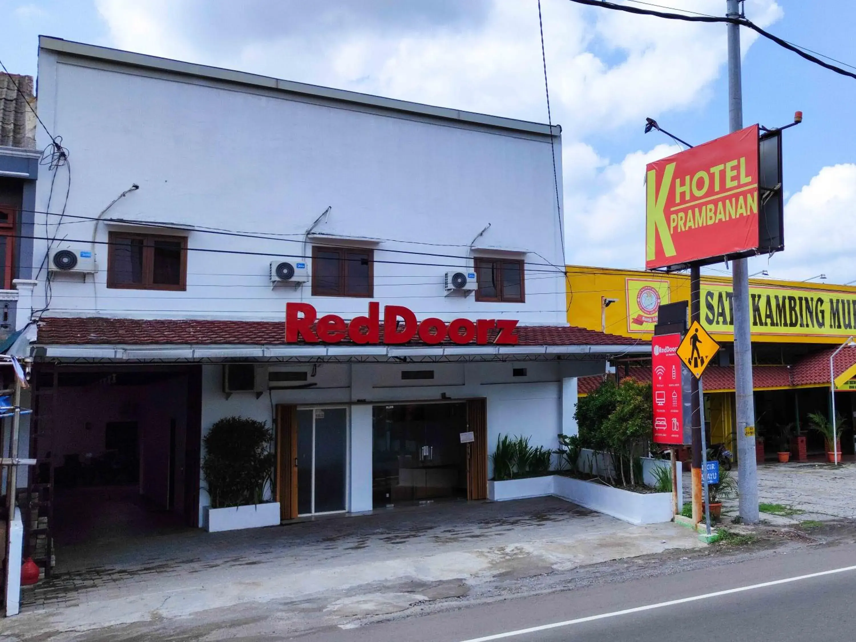 Property building in RedDoorz near Prambanan Temple Property building in RedDoorz near Prambanan Temple