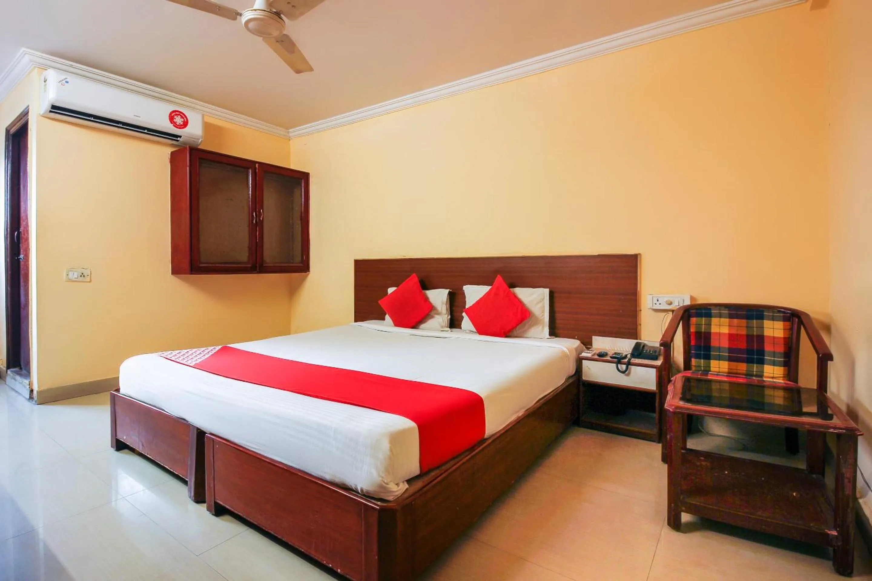 Bedroom, Bed in Hotel O Priya Residency