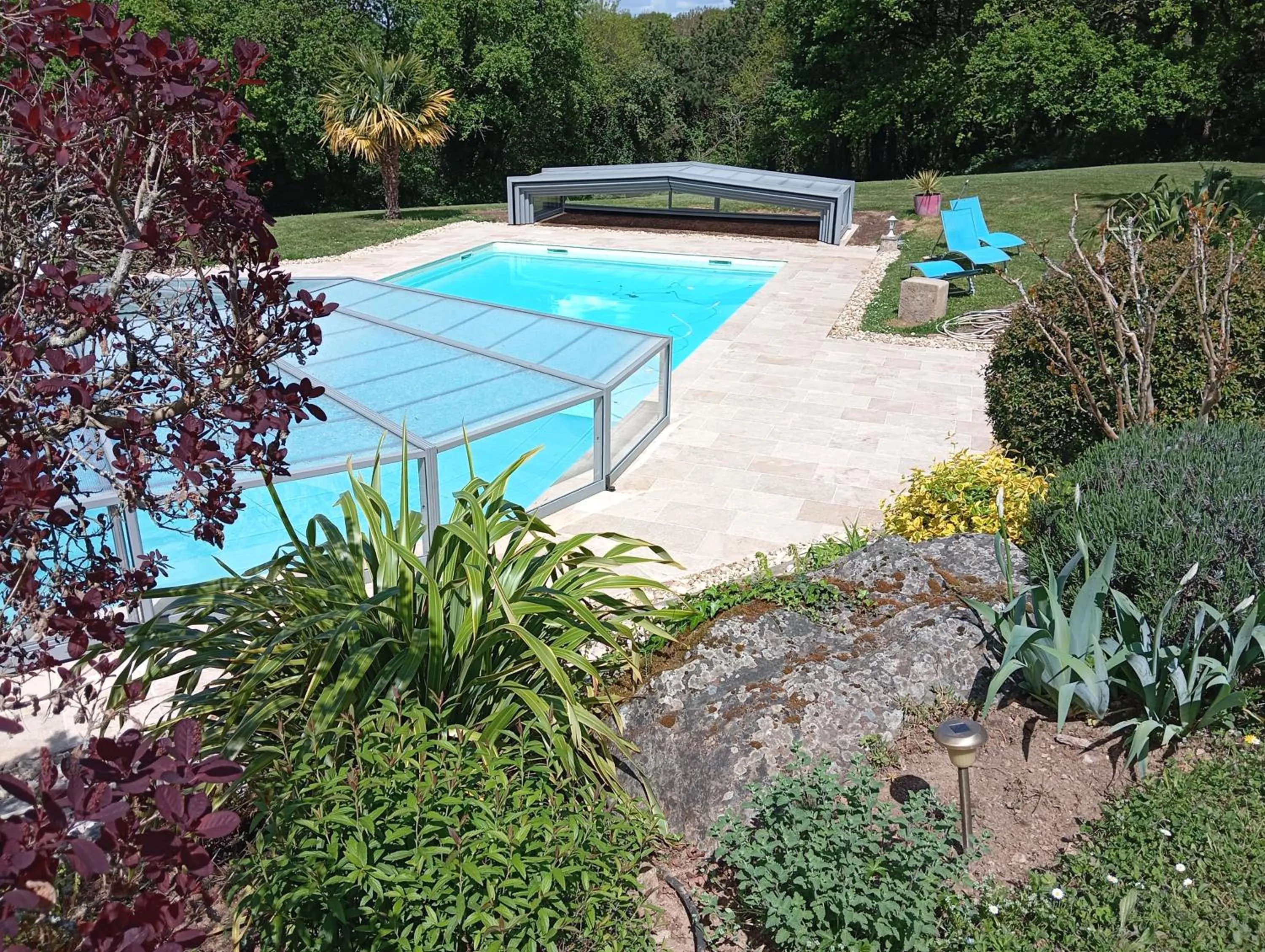 Swimming pool in Logis La Folie
