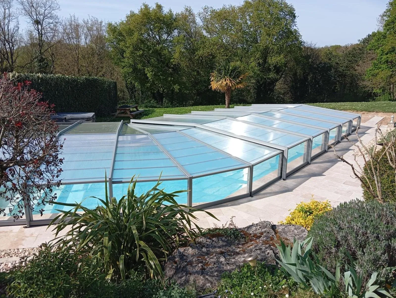 Swimming pool in Logis La Folie