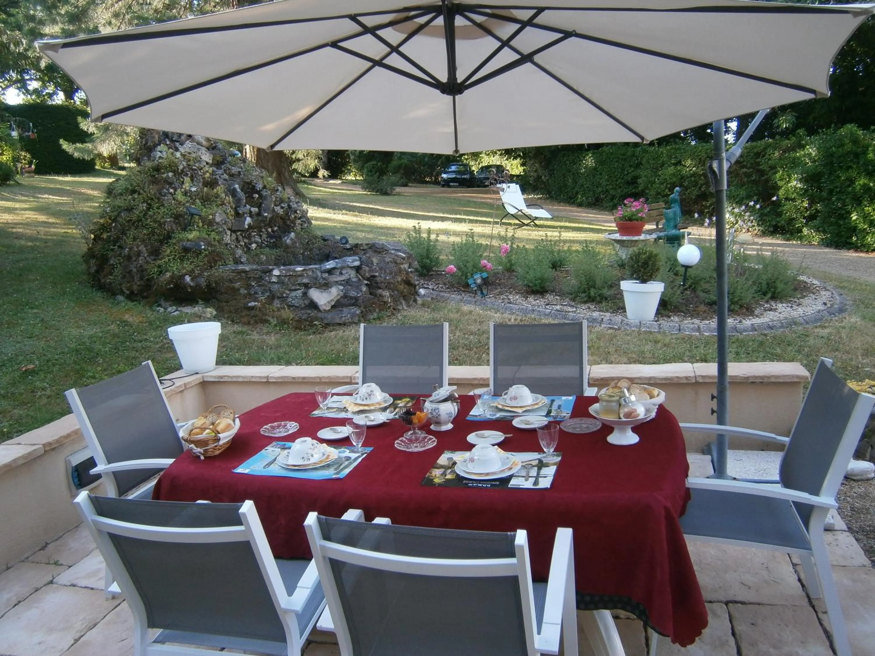 Patio in Logis La Folie