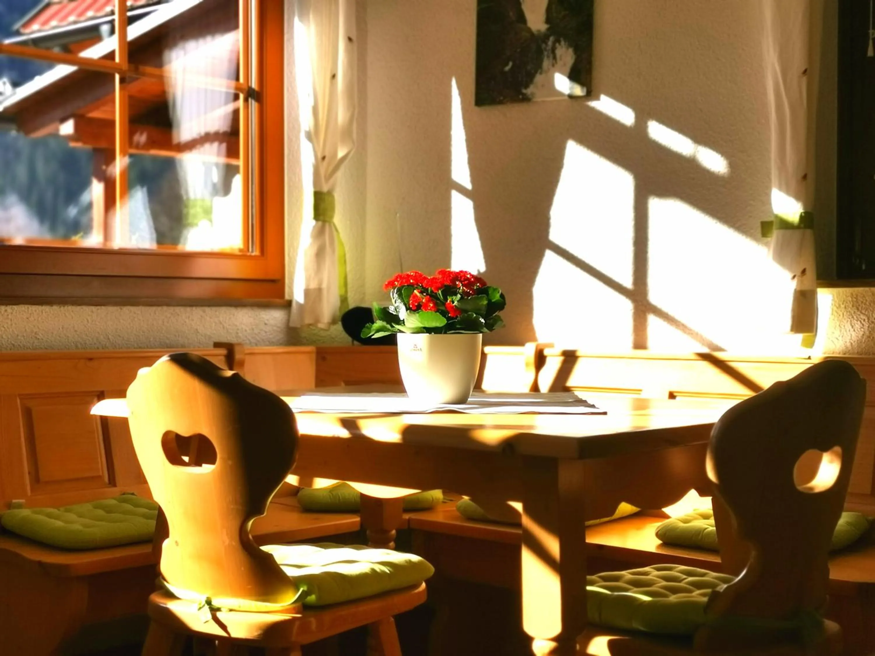 Dining area in Ferienwohnung Schlögelhofer
