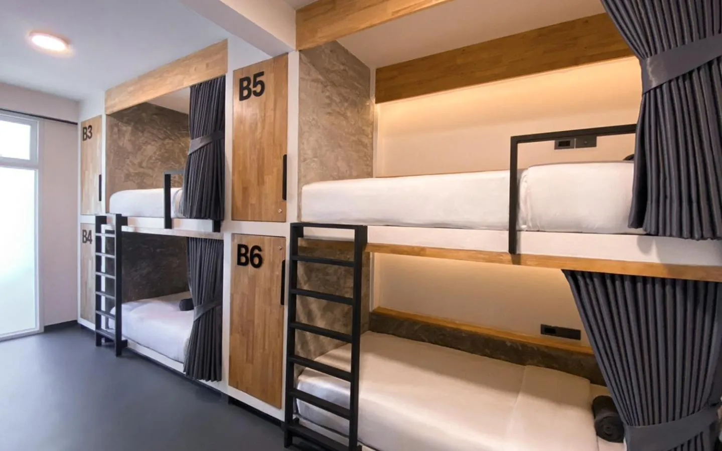 Bed in Sunrise Koh Tao