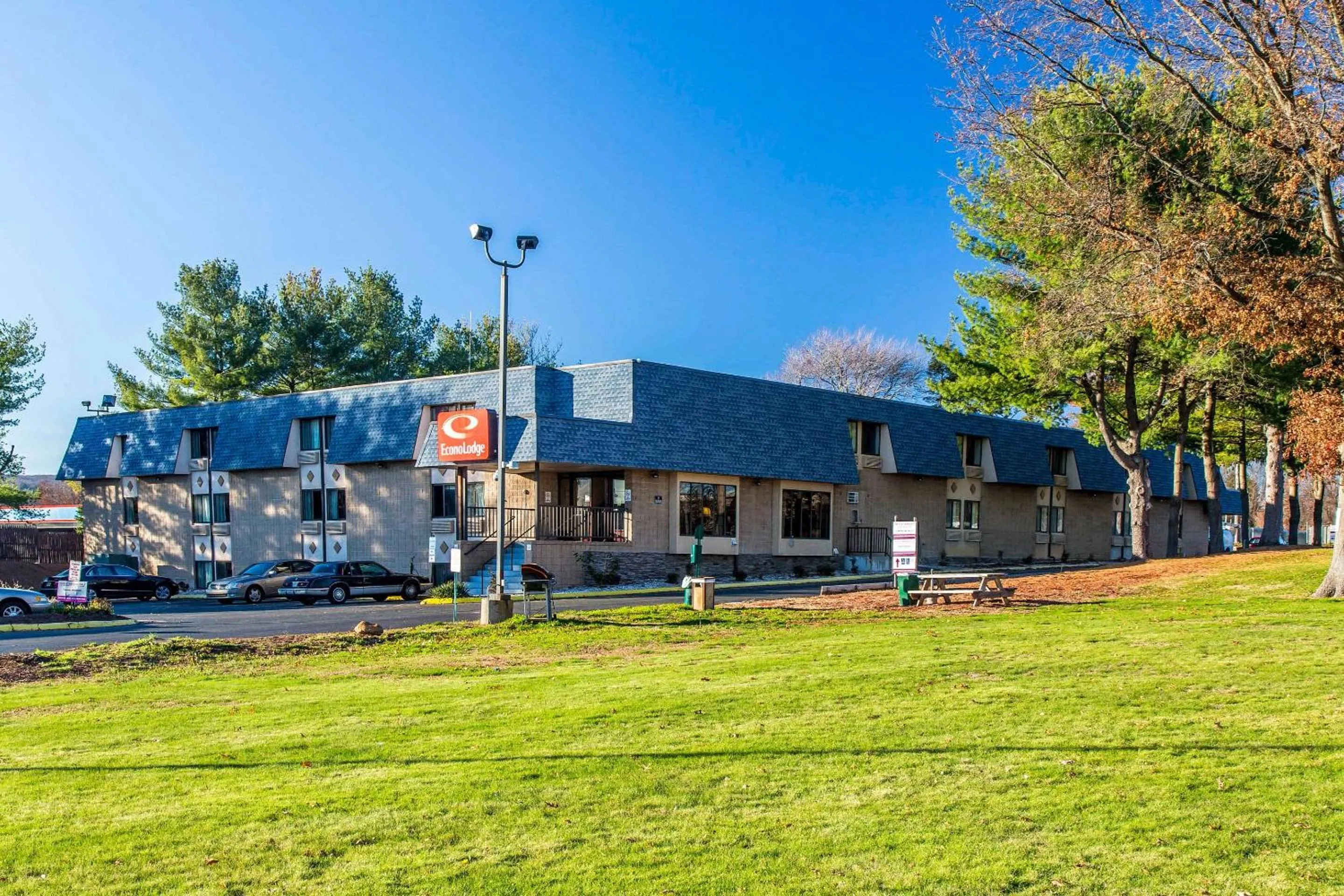 Property building in Econo Lodge Milldale - Southington