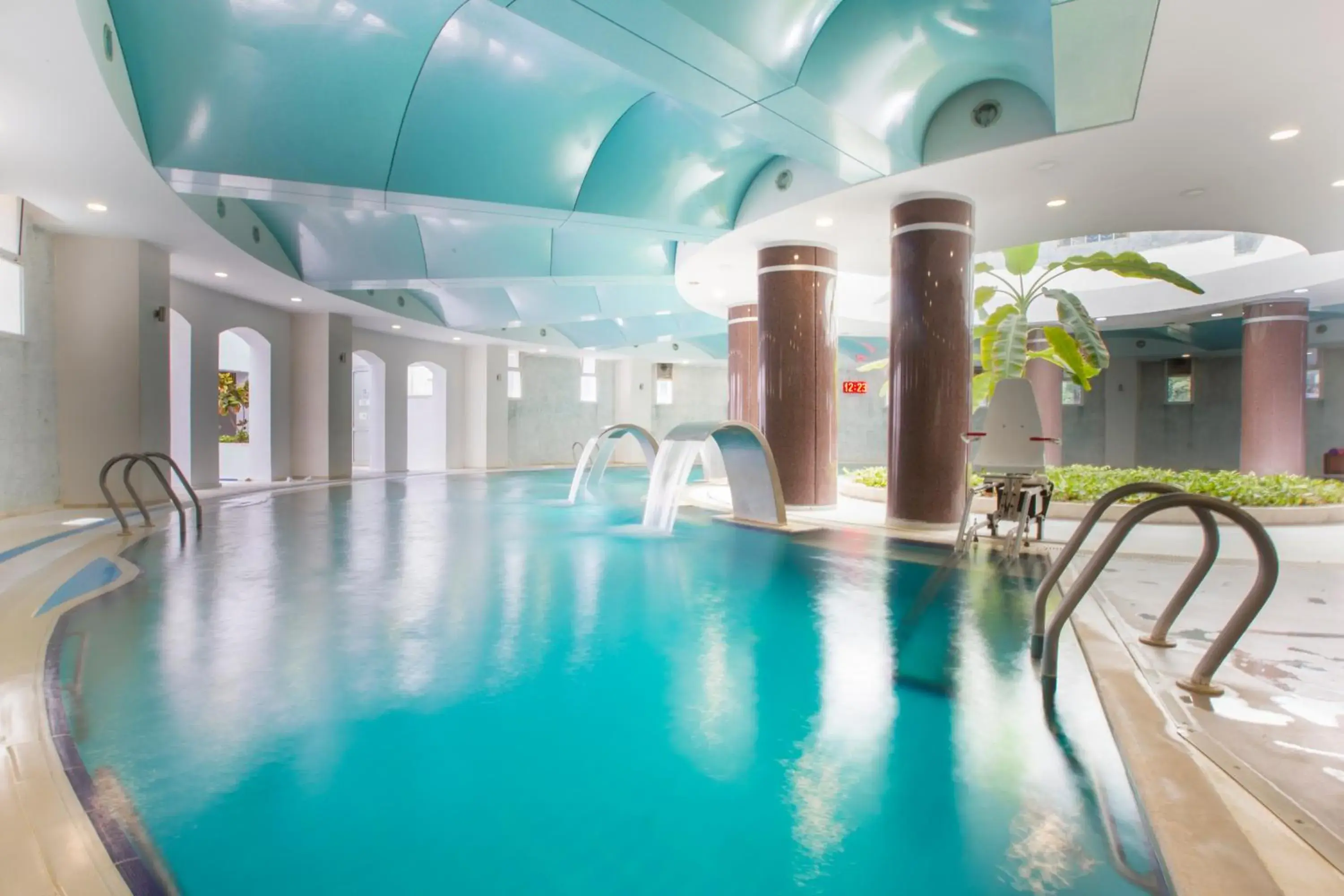 Swimming pool in Balcova Termal Hotel Swimming pool in Balcova Termal Hotel