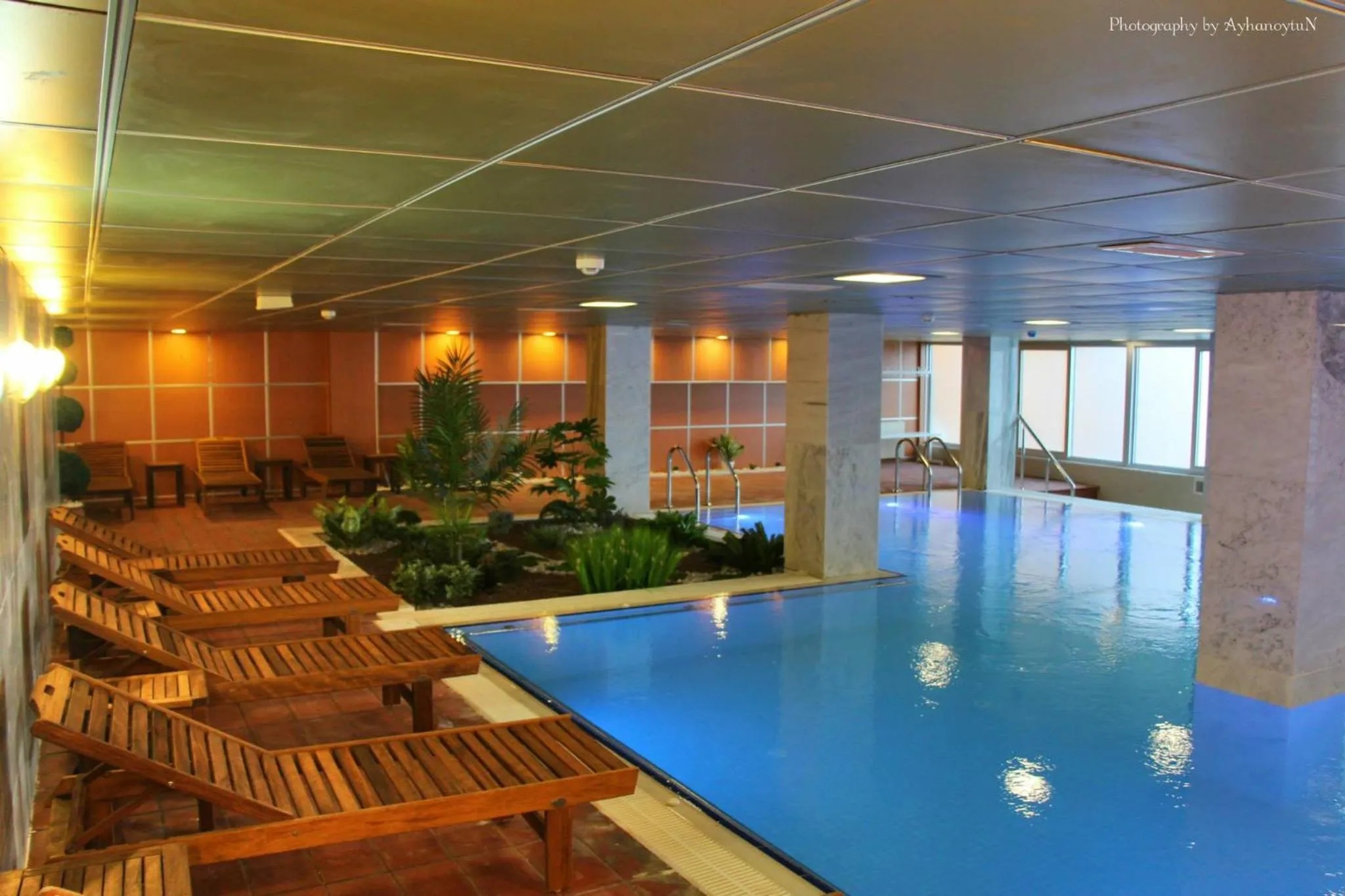 Swimming pool in Balcova Termal Hotel