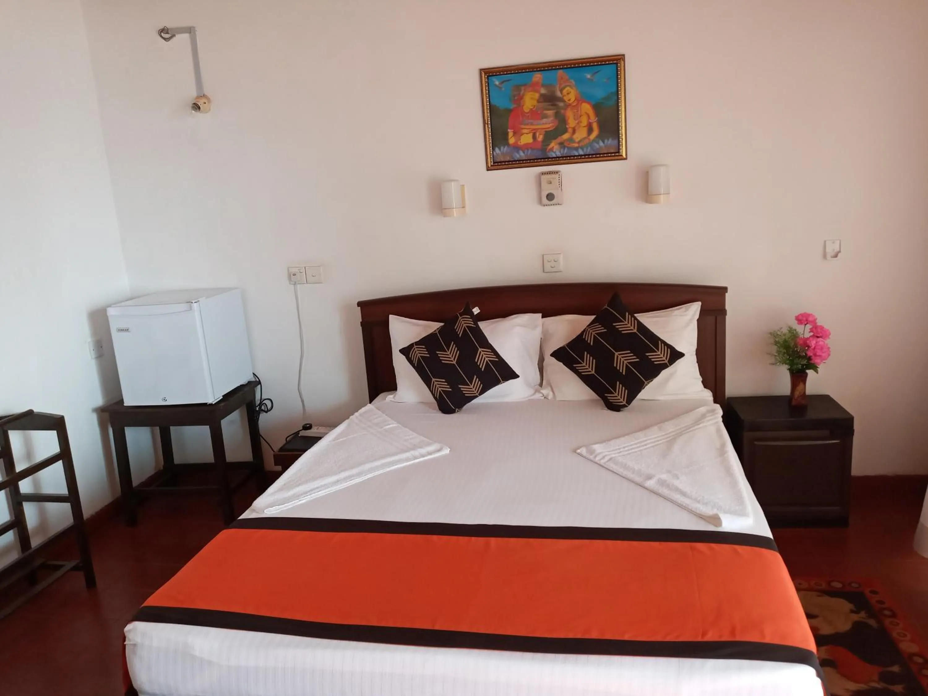 Bedroom, Bed in New SeaSide Inn Hikkaduwa