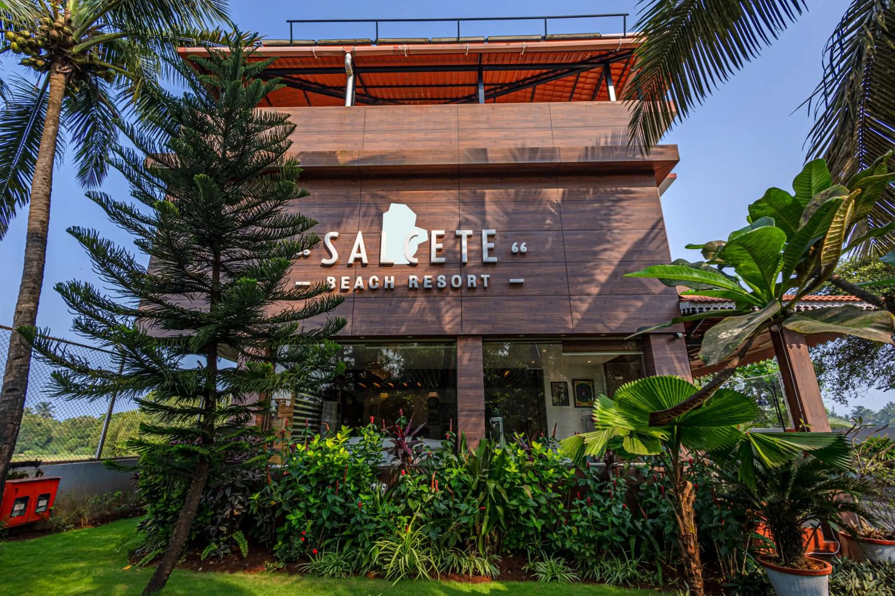 Property building in Salcete Beach Resort