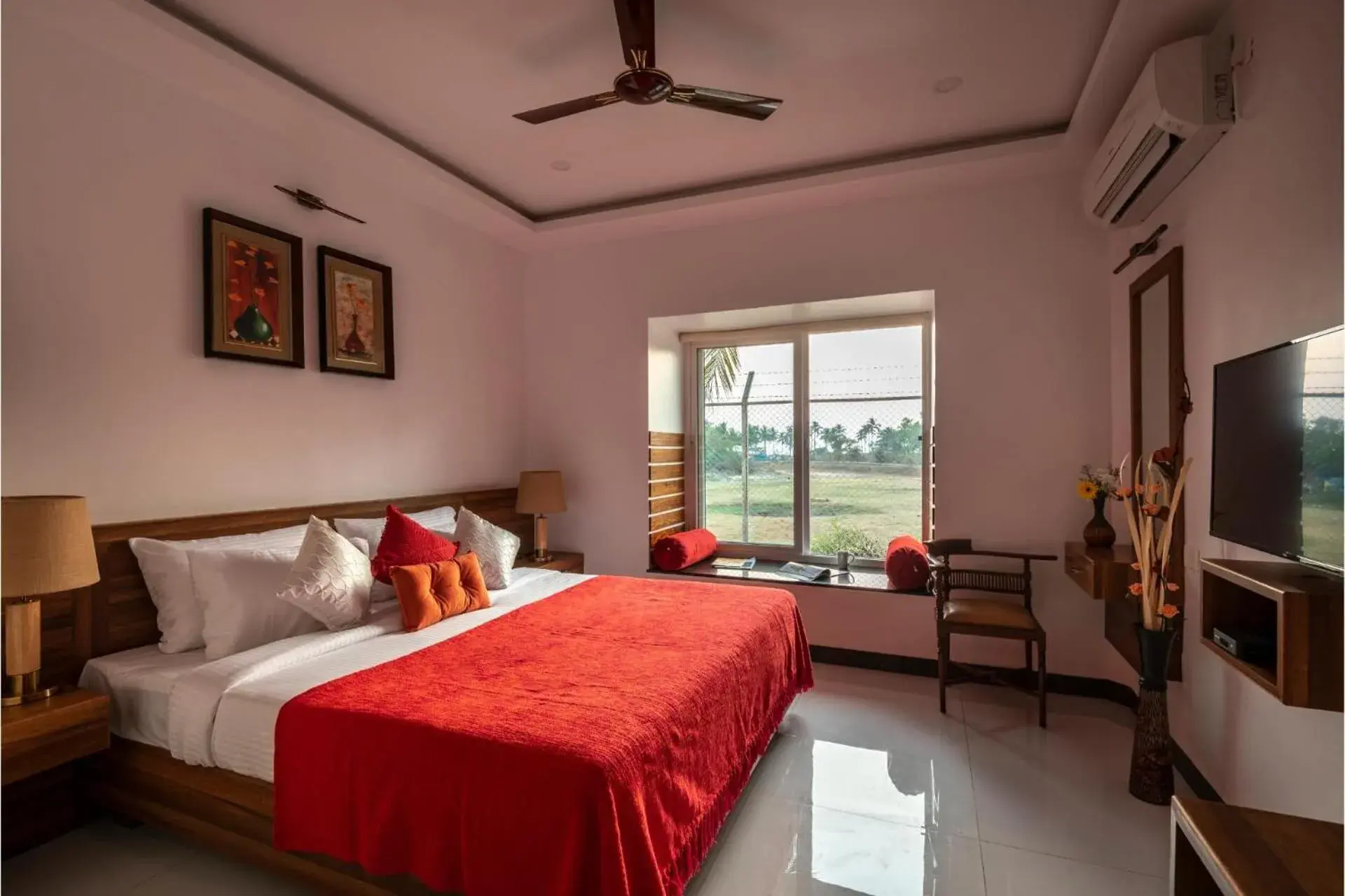 Photo of the whole room, Bed in Salcete Beach Resort Photo of the whole room, Bed in Salcete Beach Resort