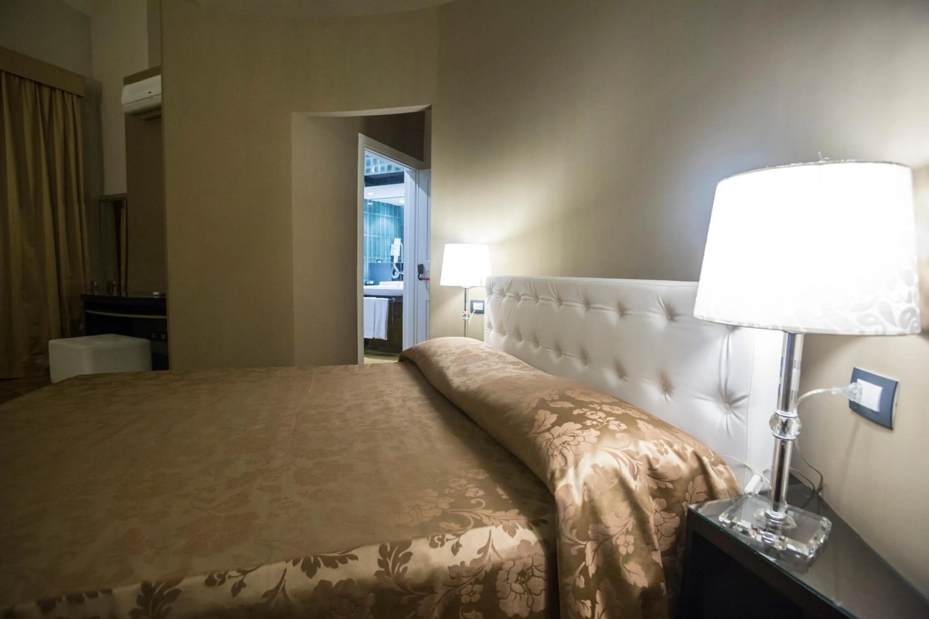 Photo of the whole room, Bed in Hotel Villa La Colombaia