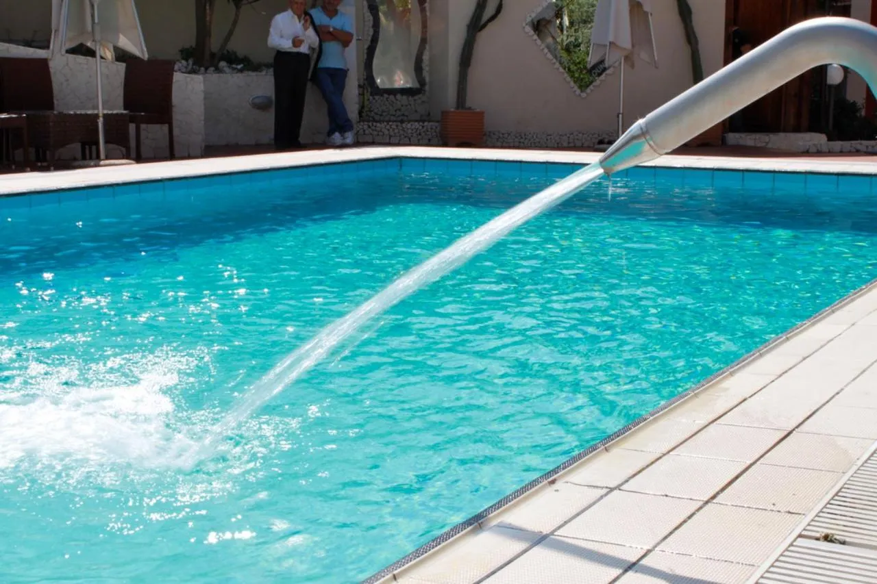 Swimming pool in Hotel Villa La Colombaia