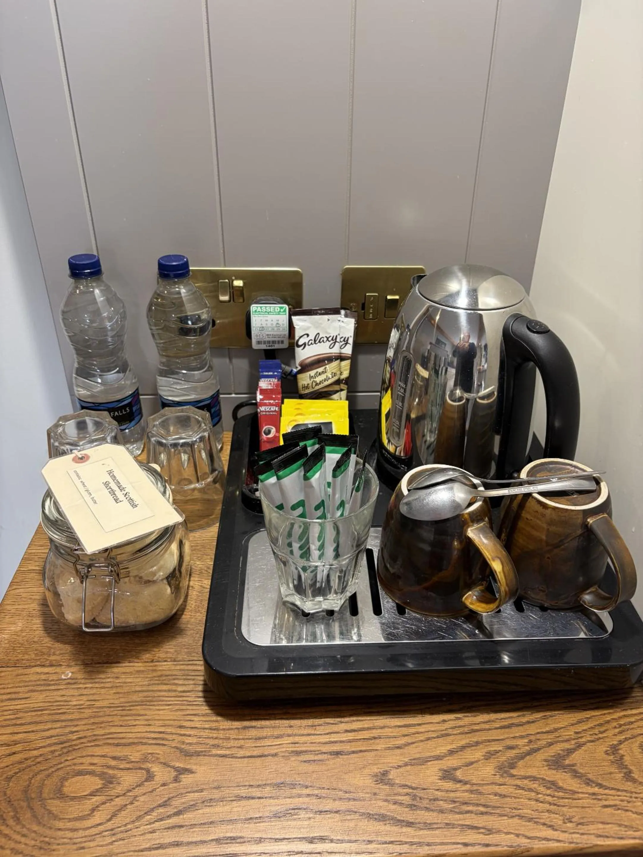 Bedroom in The Walhampton Arms