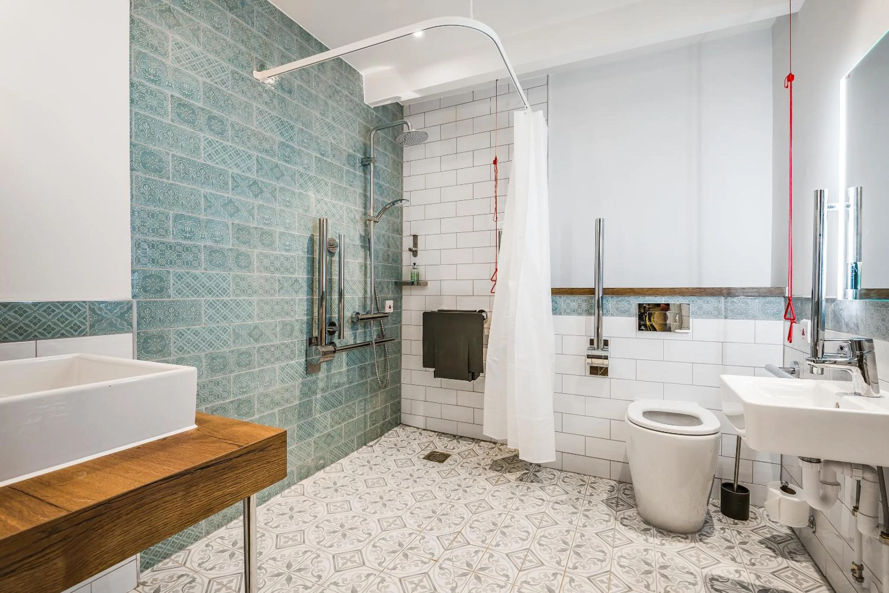 Bathroom in The Walhampton Arms