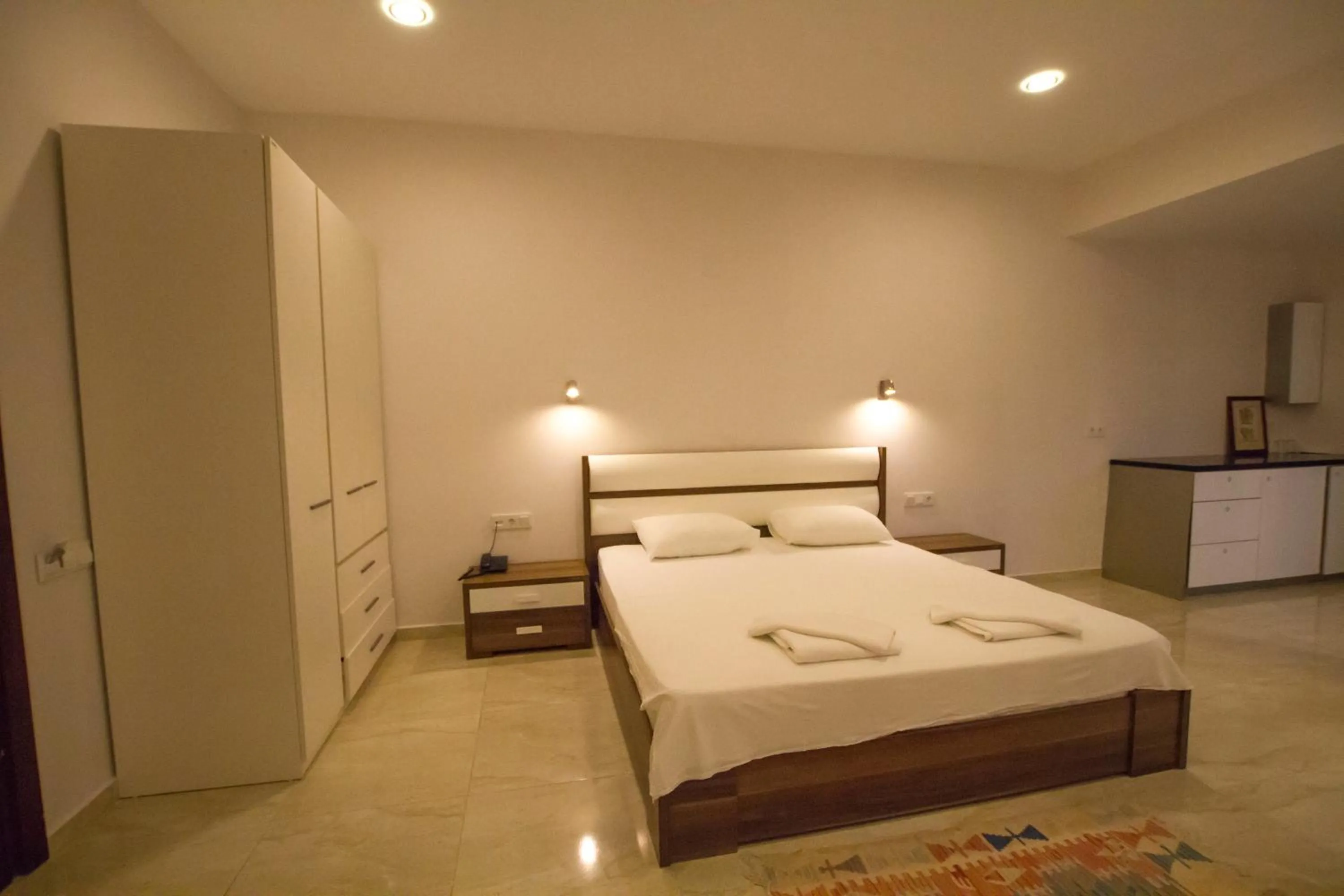 Living room, Bed in Kulube Hotel