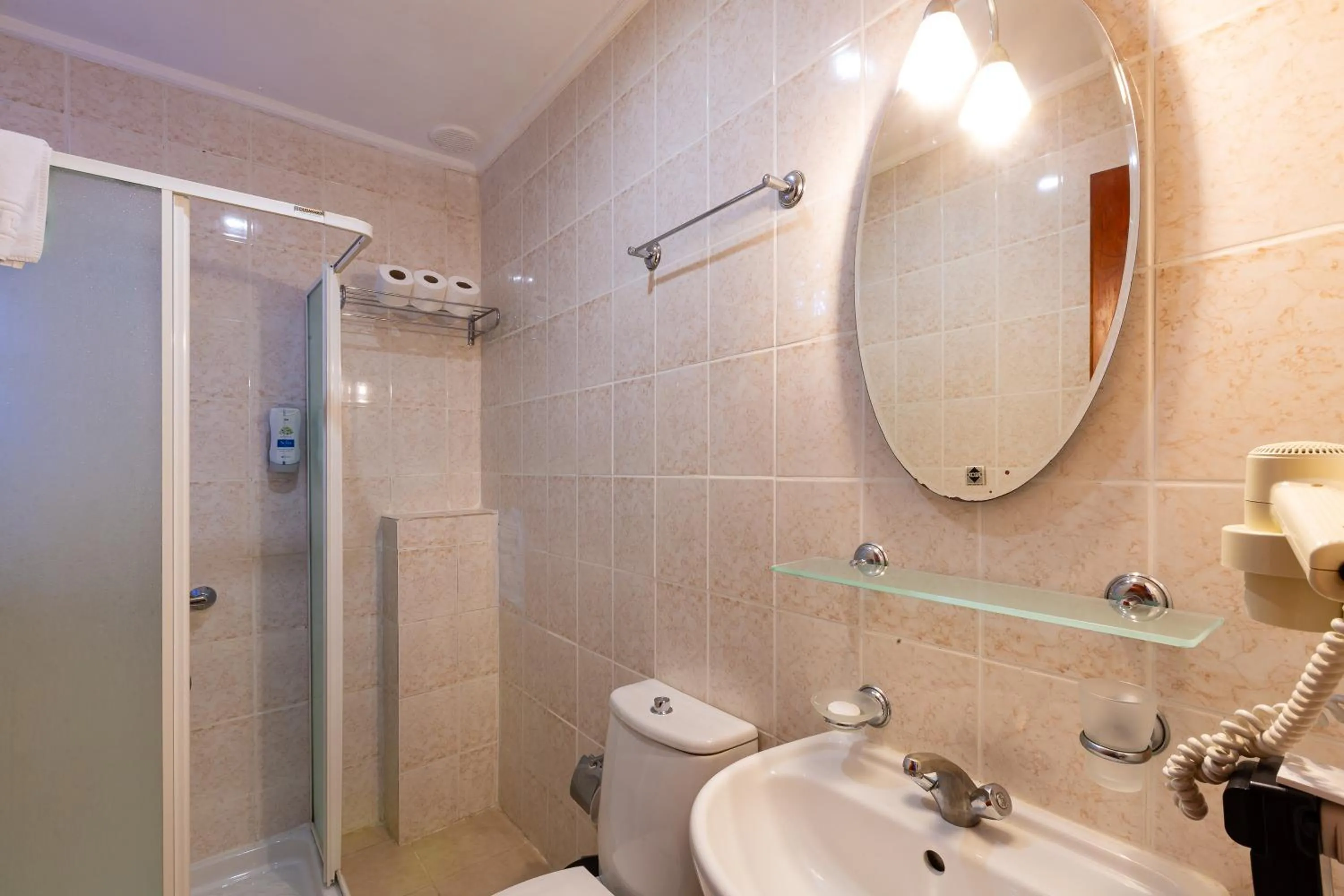 Shower in Kulube Hotel