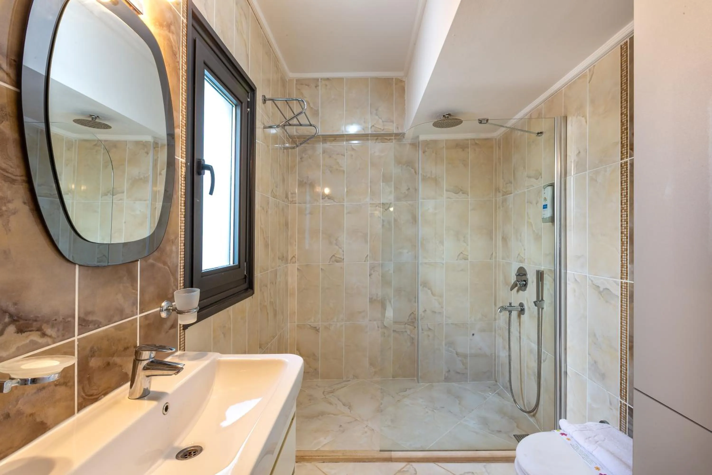 Shower in Kulube Hotel