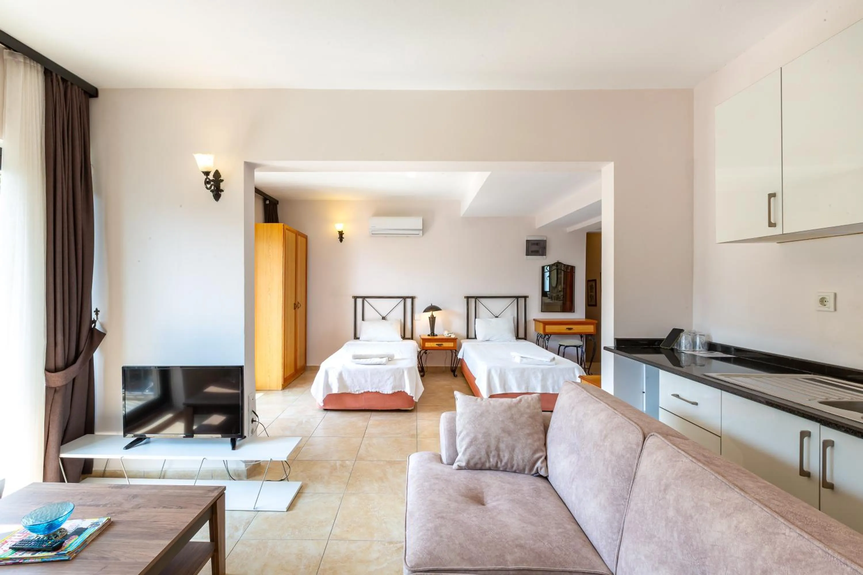 Photo of the whole room, Bed in Kulube Hotel