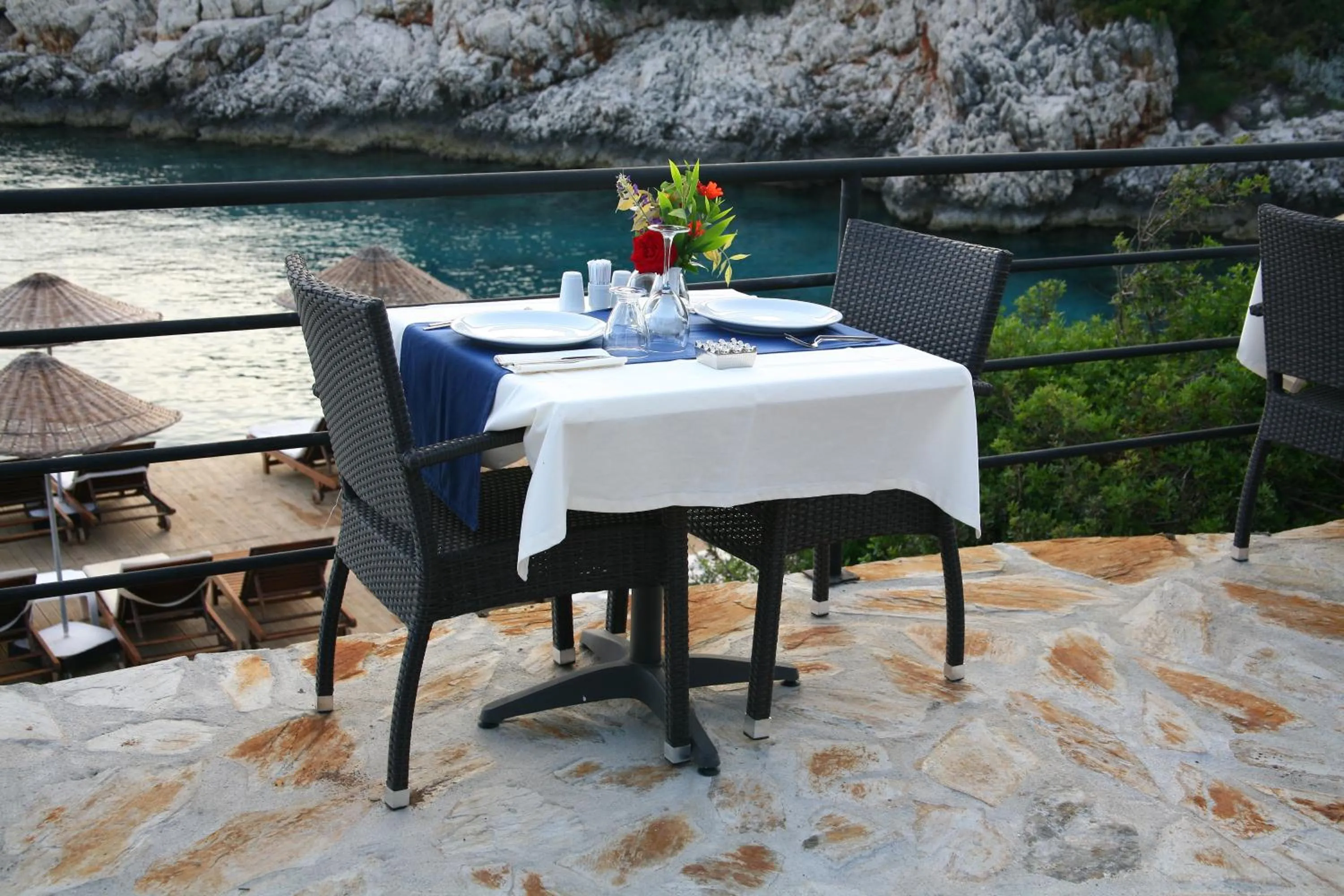 Restaurant/places to eat in Kulube Hotel